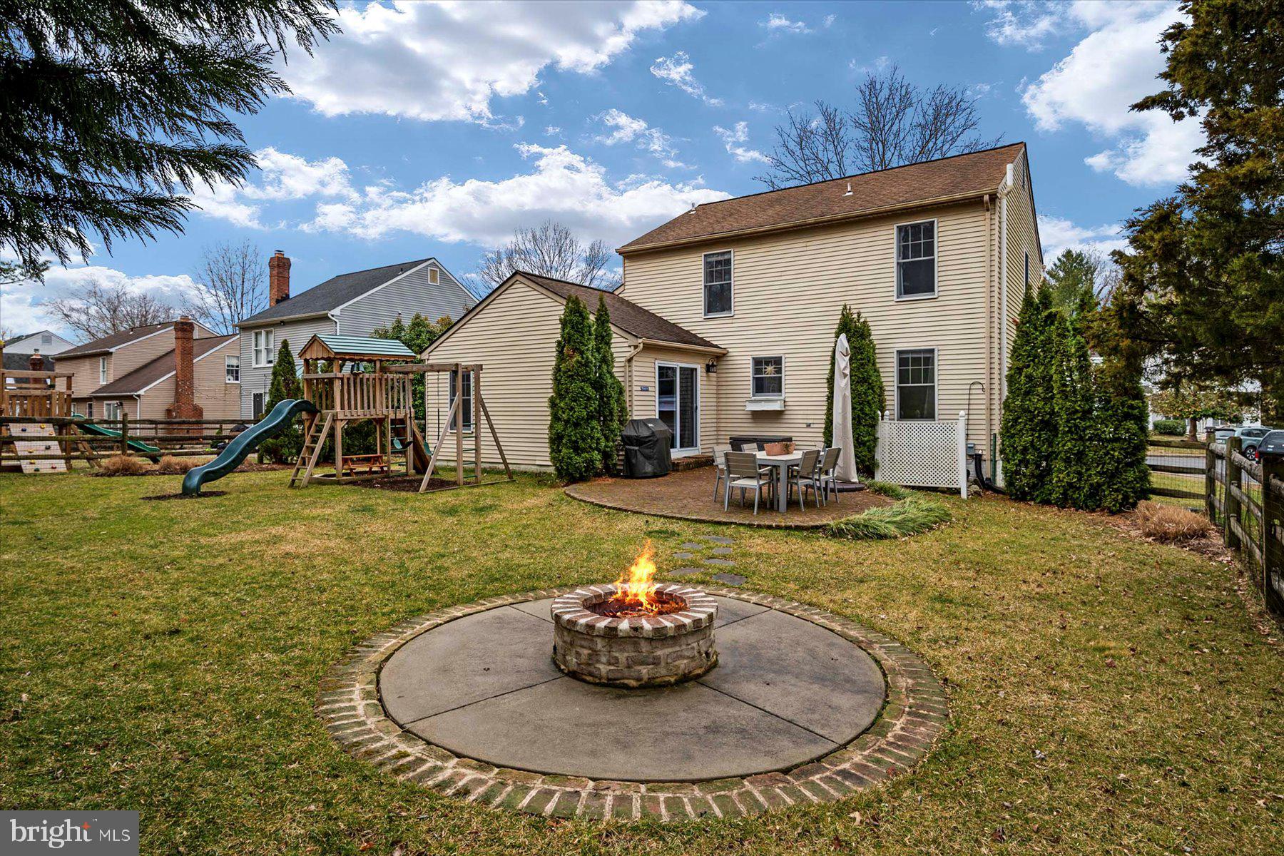 HUNT MEADOW - Residential