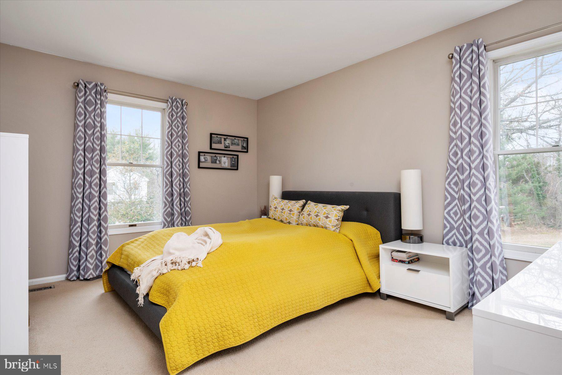 HUNT MEADOW - Residential