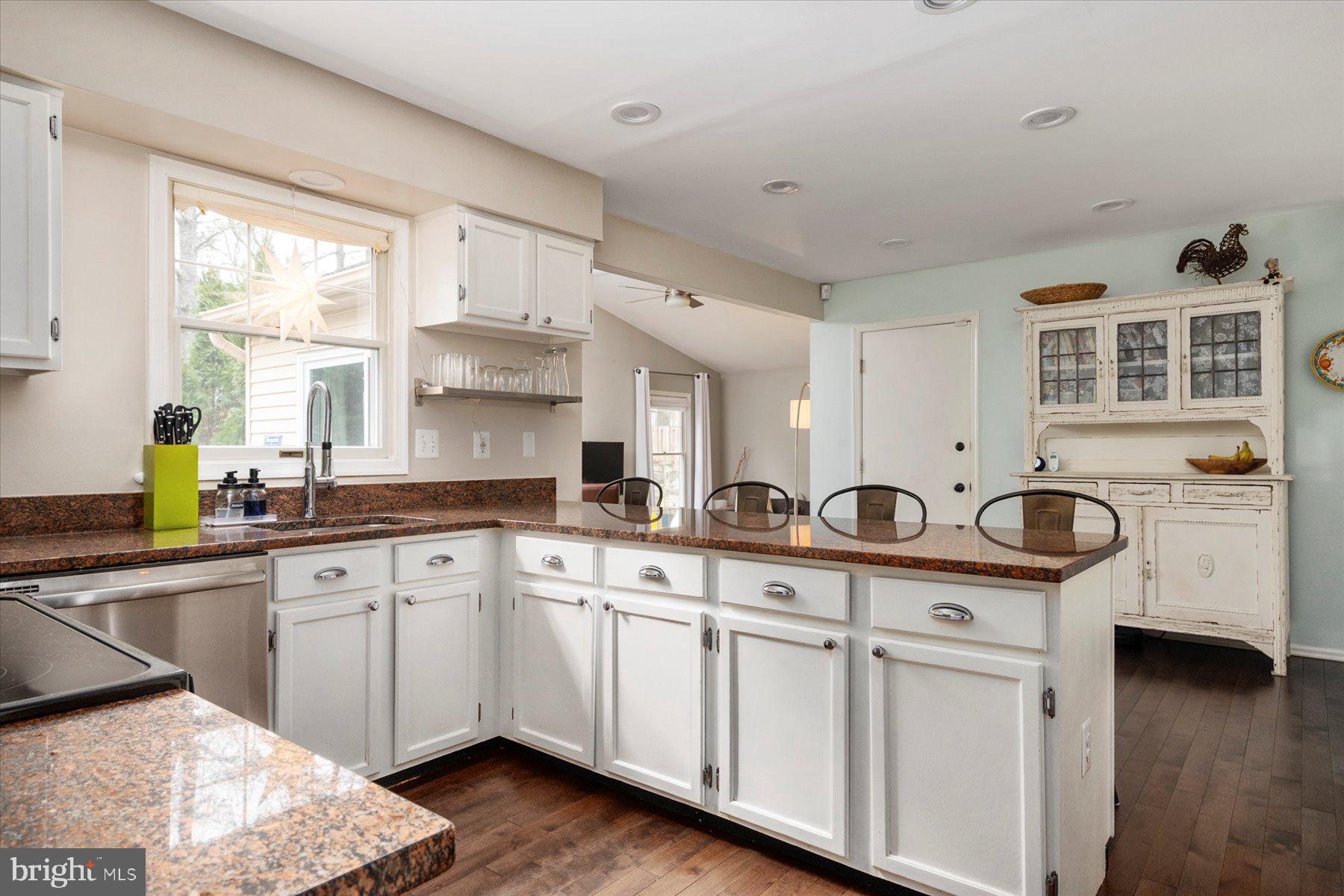 HUNT MEADOW - Residential