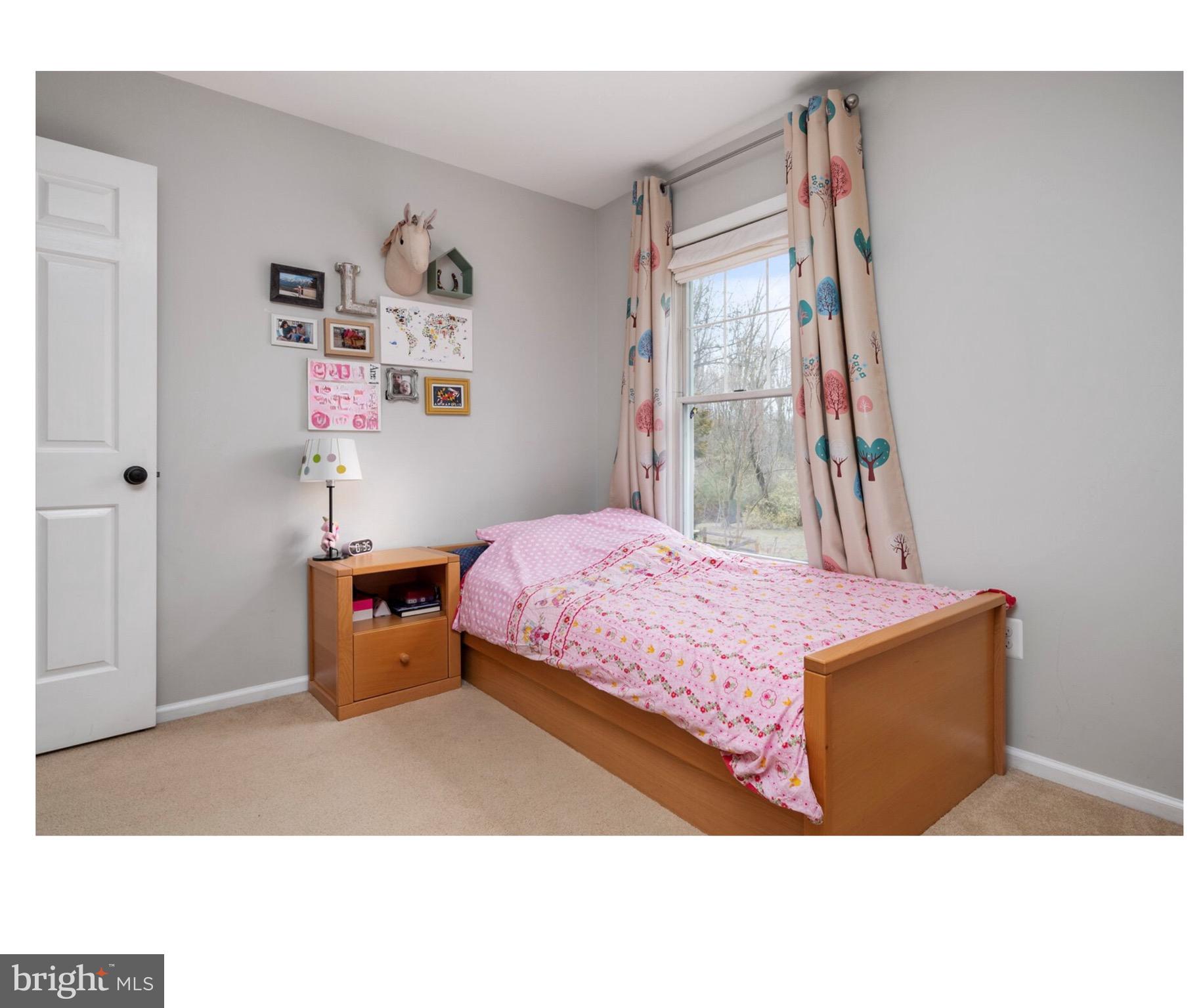 HUNT MEADOW - Residential