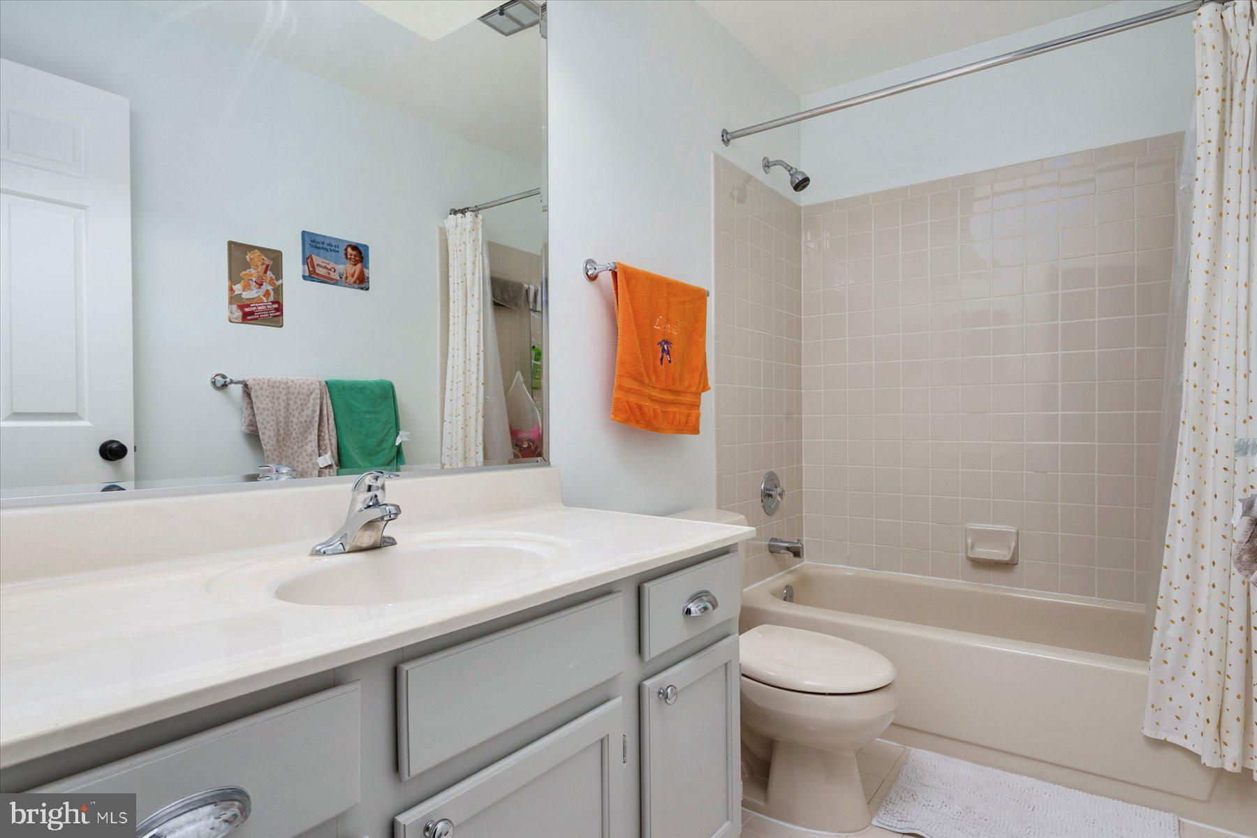 HUNT MEADOW - Residential