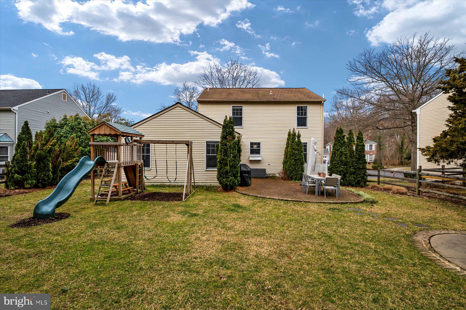 HUNT MEADOW - Residential