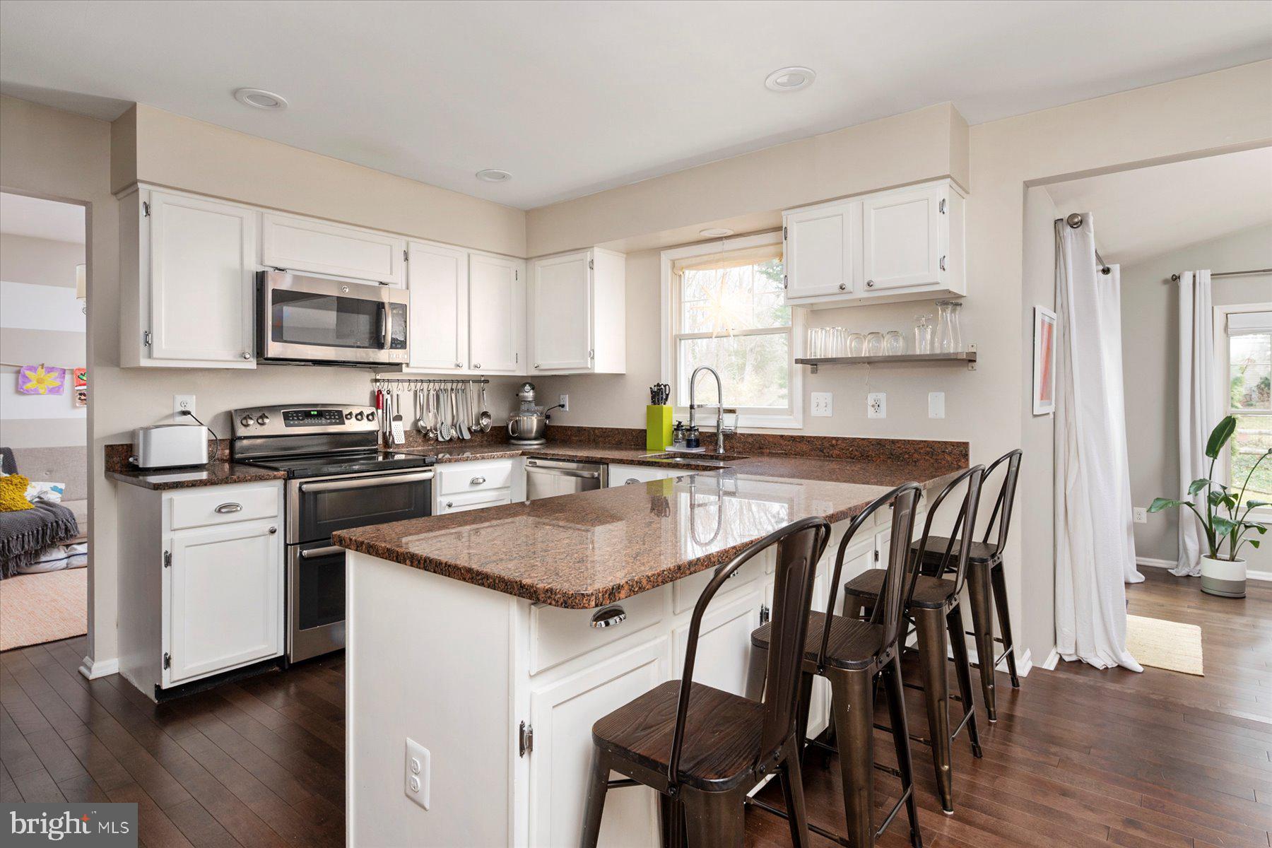 HUNT MEADOW - Residential