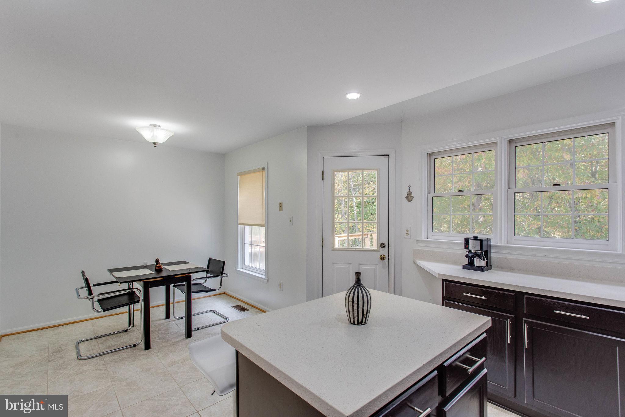 LAKE RIDGE - Residential