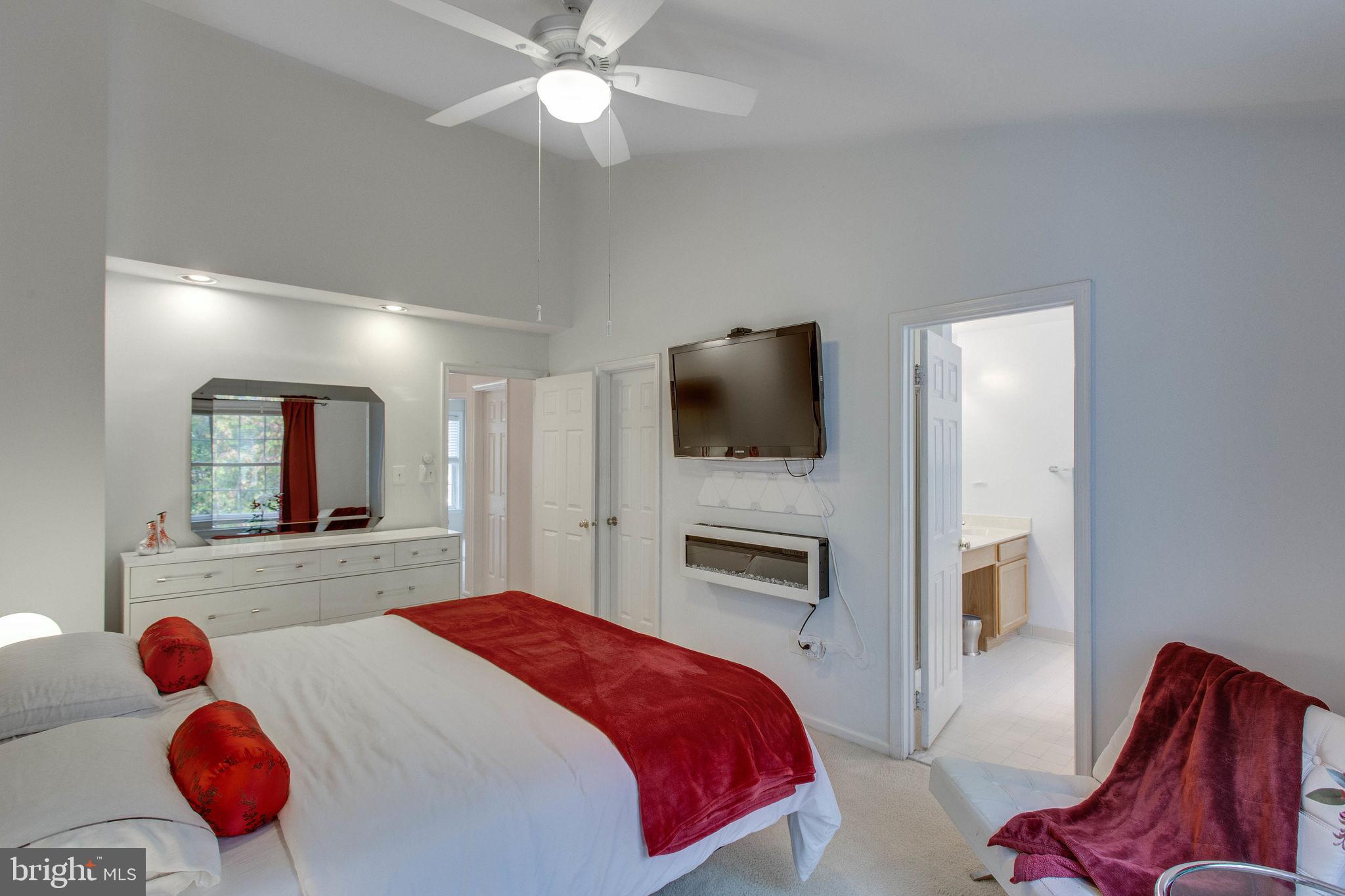 LAKE RIDGE - Residential