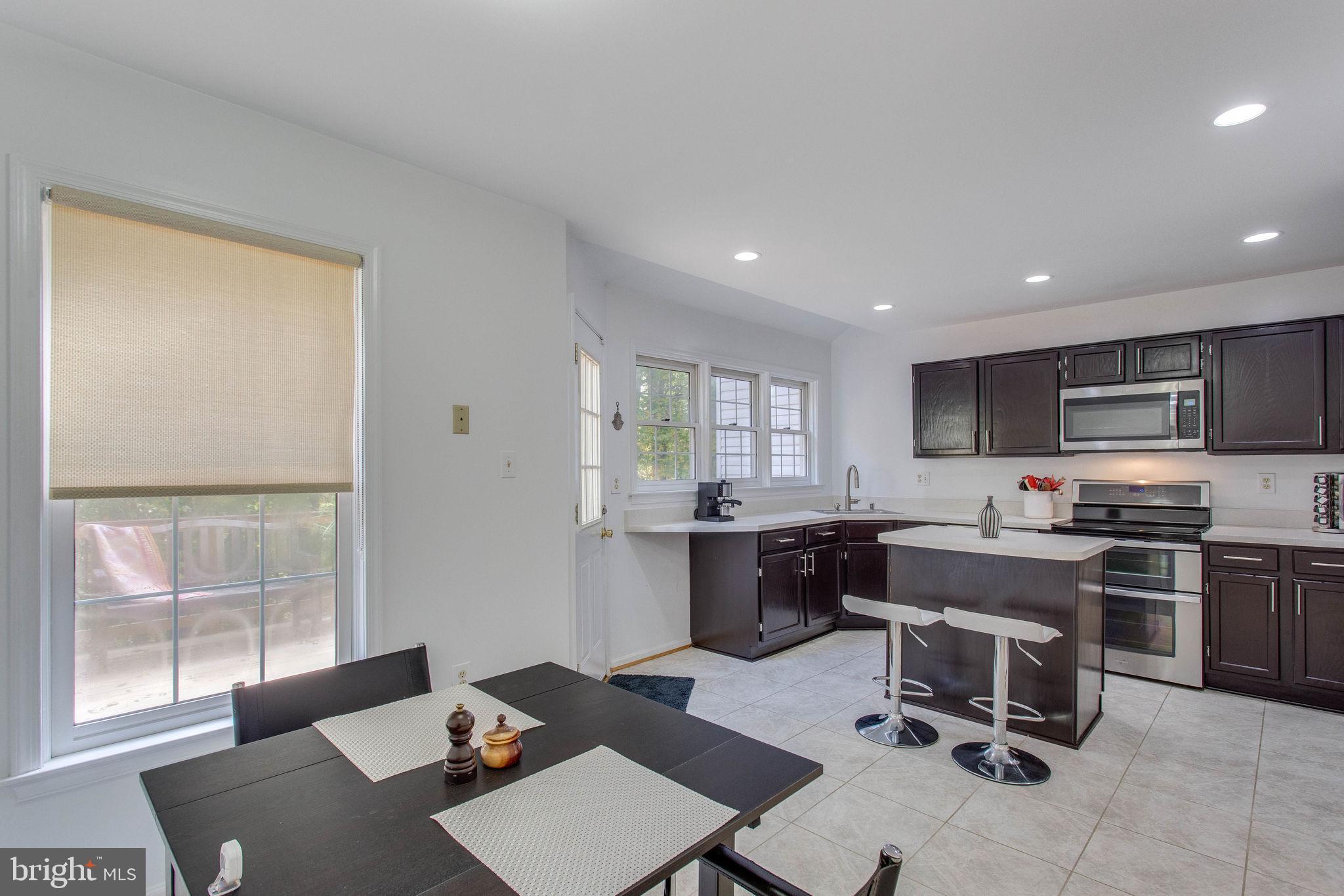 LAKE RIDGE - Residential