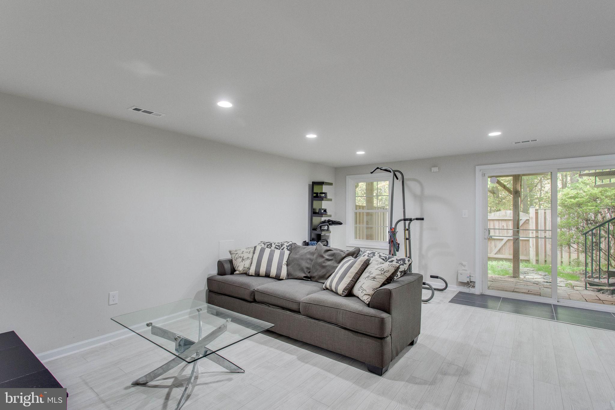 LAKE RIDGE - Residential