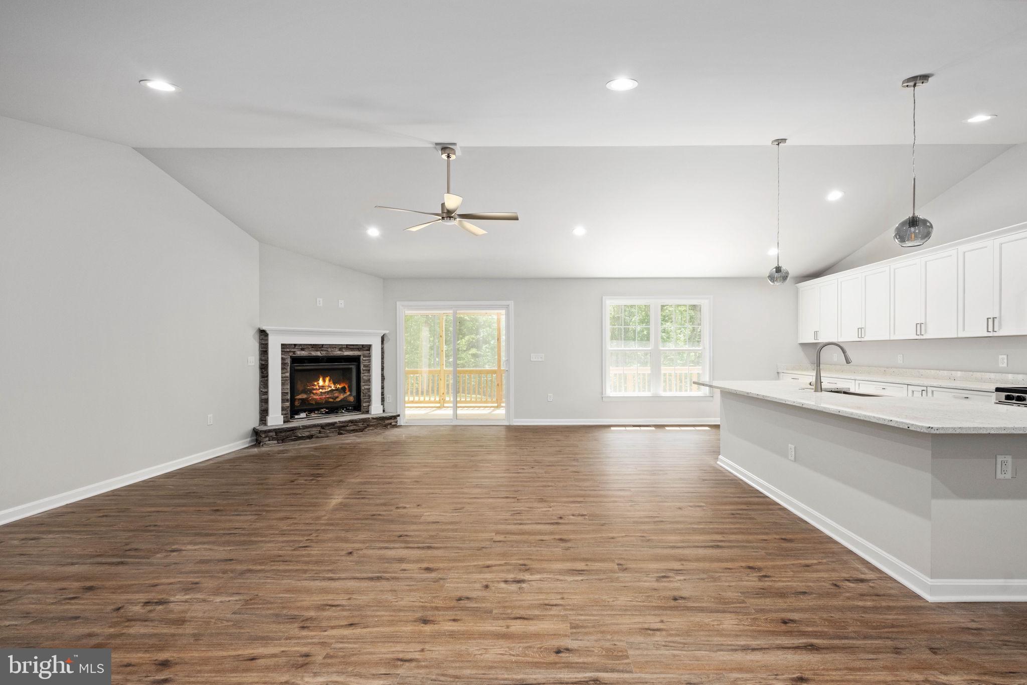 KELLYS LANDING - Residential