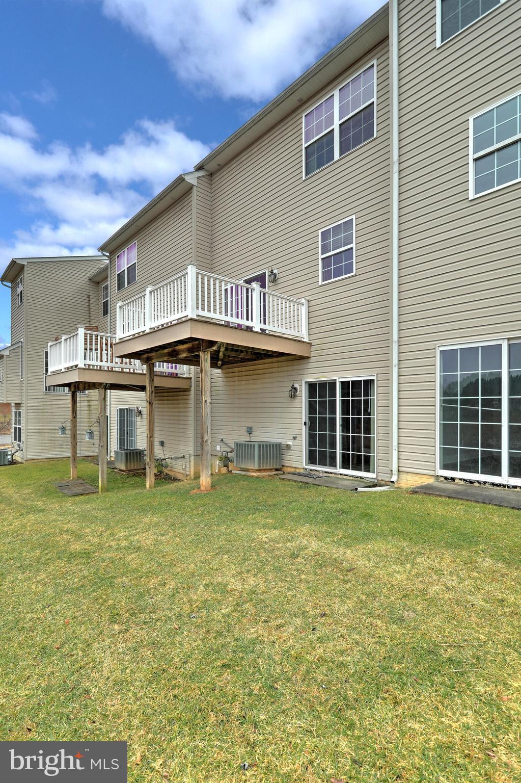 IVY RIDGE - Residential