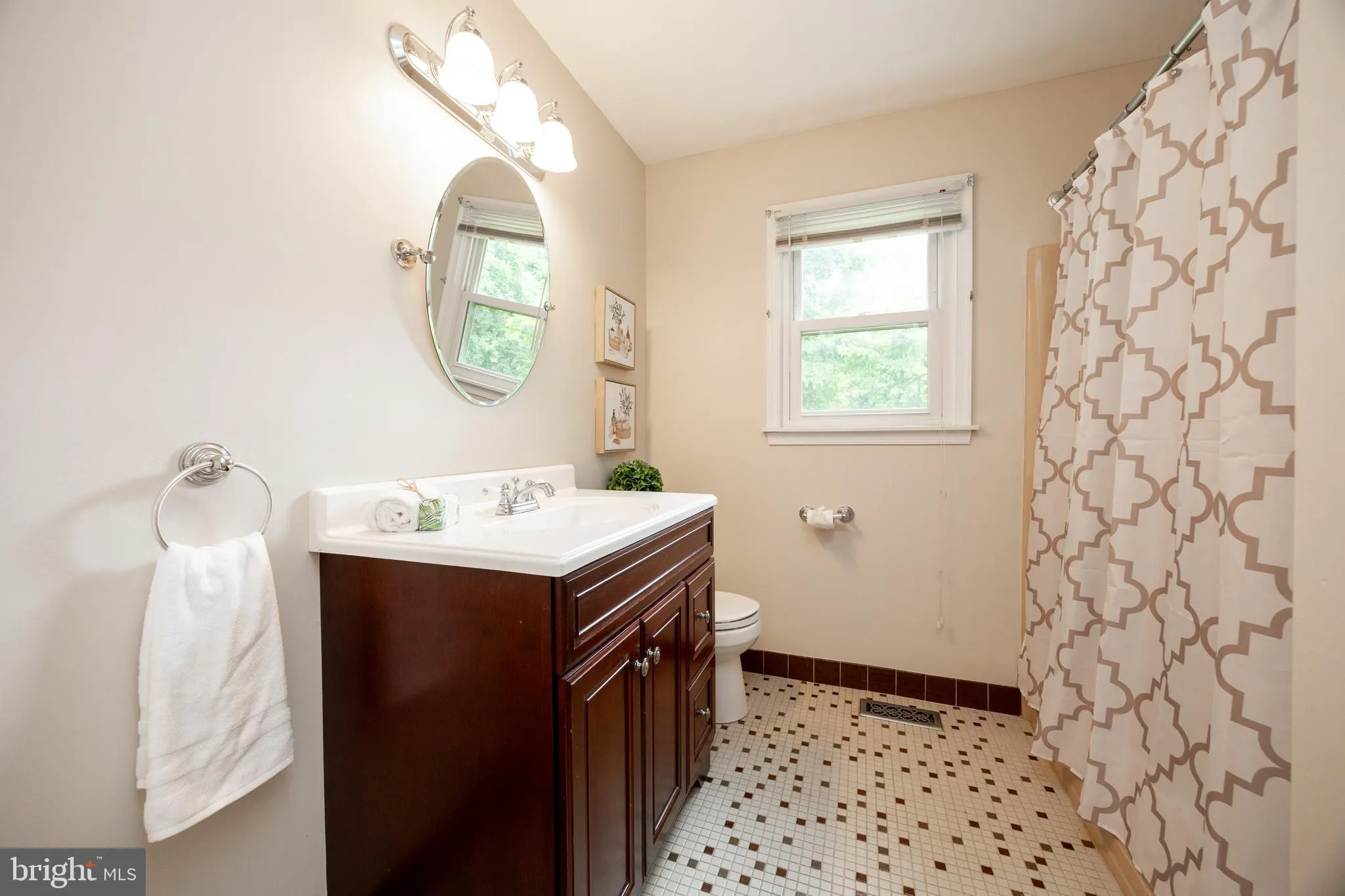 Garnet Valley, Pennsylvania 19060, United States, 4 Bedrooms Bedrooms, ,3 BathroomsBathrooms,Residential,Pending,148374