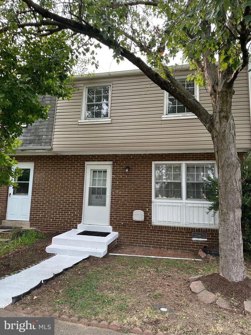 2-Level Townhouse, 3-bedroom, 2 -Full Bath, 1- Half Bath. Close to Shopping Centers. Close to 95, Rout 1, Military Bases. IE; US Army Corp of Engineers, Quantico USMC Base and Fort Belvoir. Ready to move in. With Washer and Dryer in the unit. One assigned parking and 2  Guest parking permits. Fenced backyard with patio and storage shed. Walk to VRE, Bus Stops. HOA comes with trash removal, Pool, Playgrounds and Tennis. No Pets, No Smoking. Must have Good Credit Score and Supporting Income (No more than two incomes). Move in immediately.