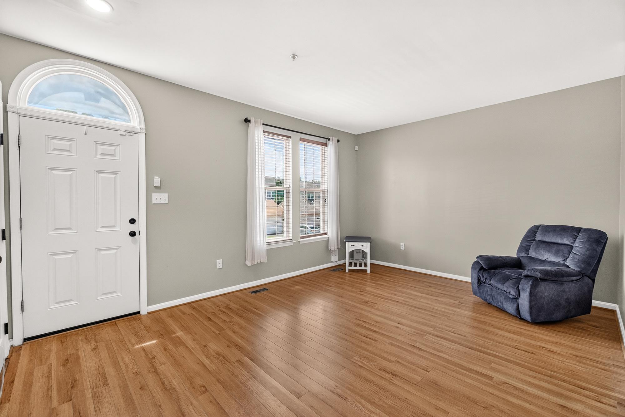 2433 LAKESIDE DRIVE