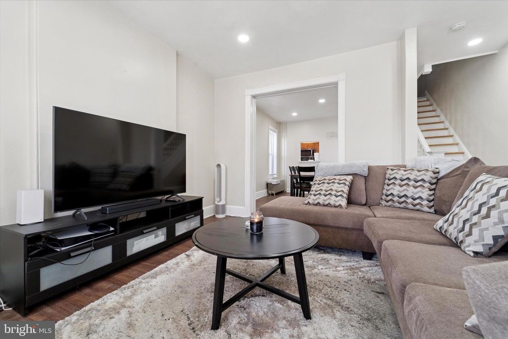 Photo of 33 E Broadway Avenue, CLIFTON HEIGHTS, PA 19018 (MLS # PADE2107462)