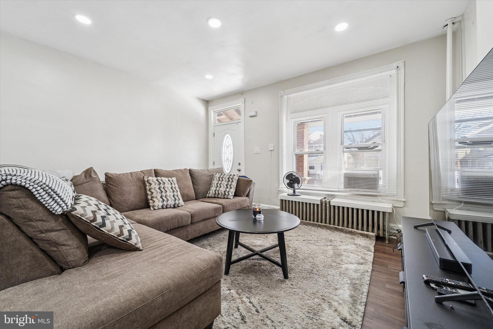 33 E BROADWAY AVENUE