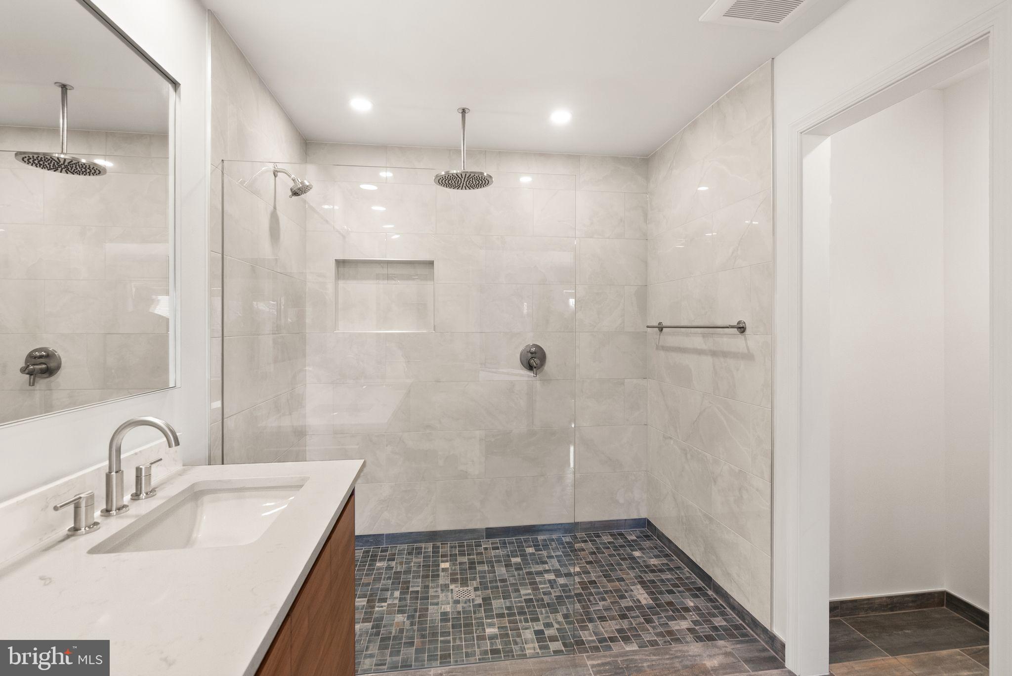 TOWNES AT MANCHESTER PARK - Residential