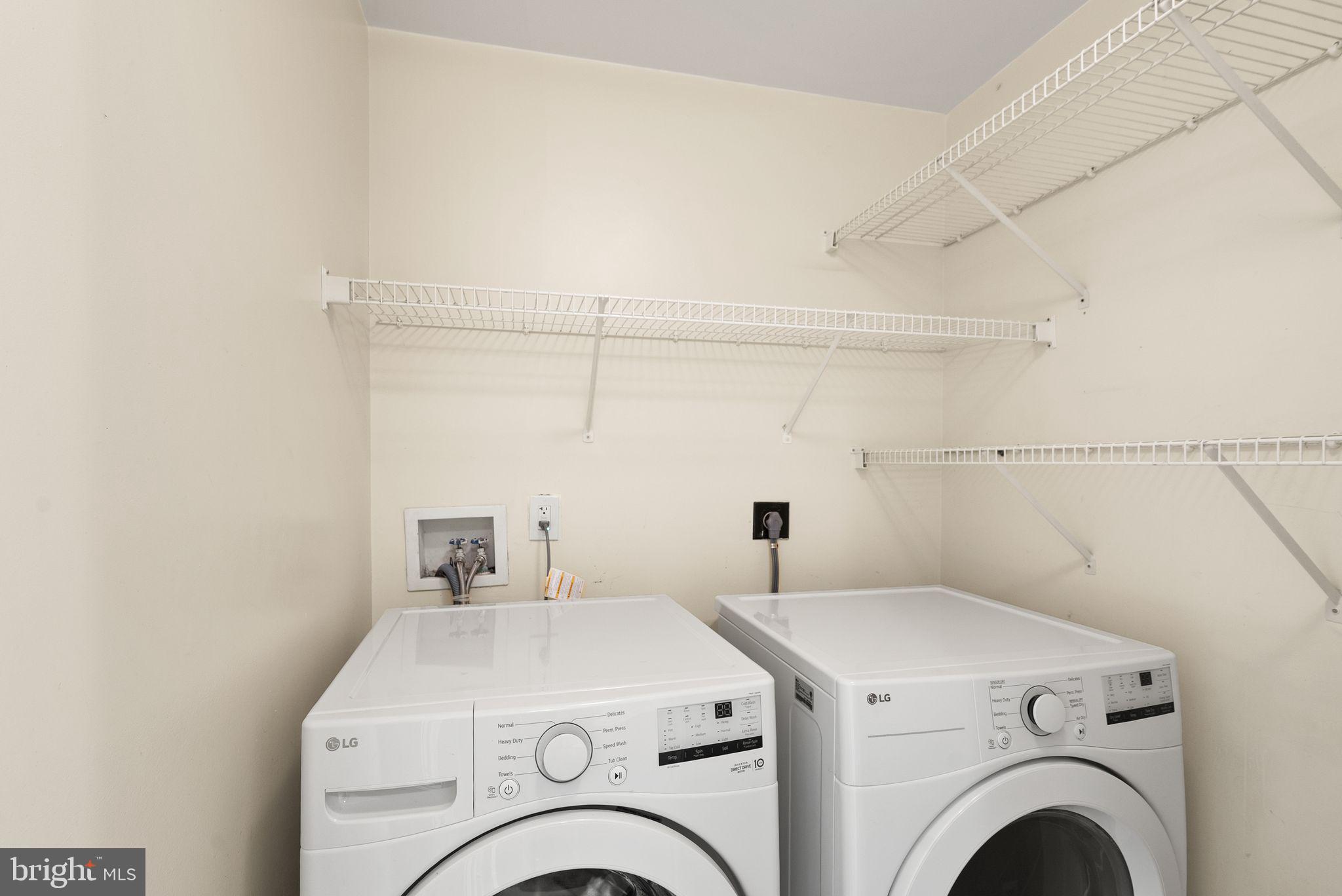 TOWNES AT MANCHESTER PARK - Residential