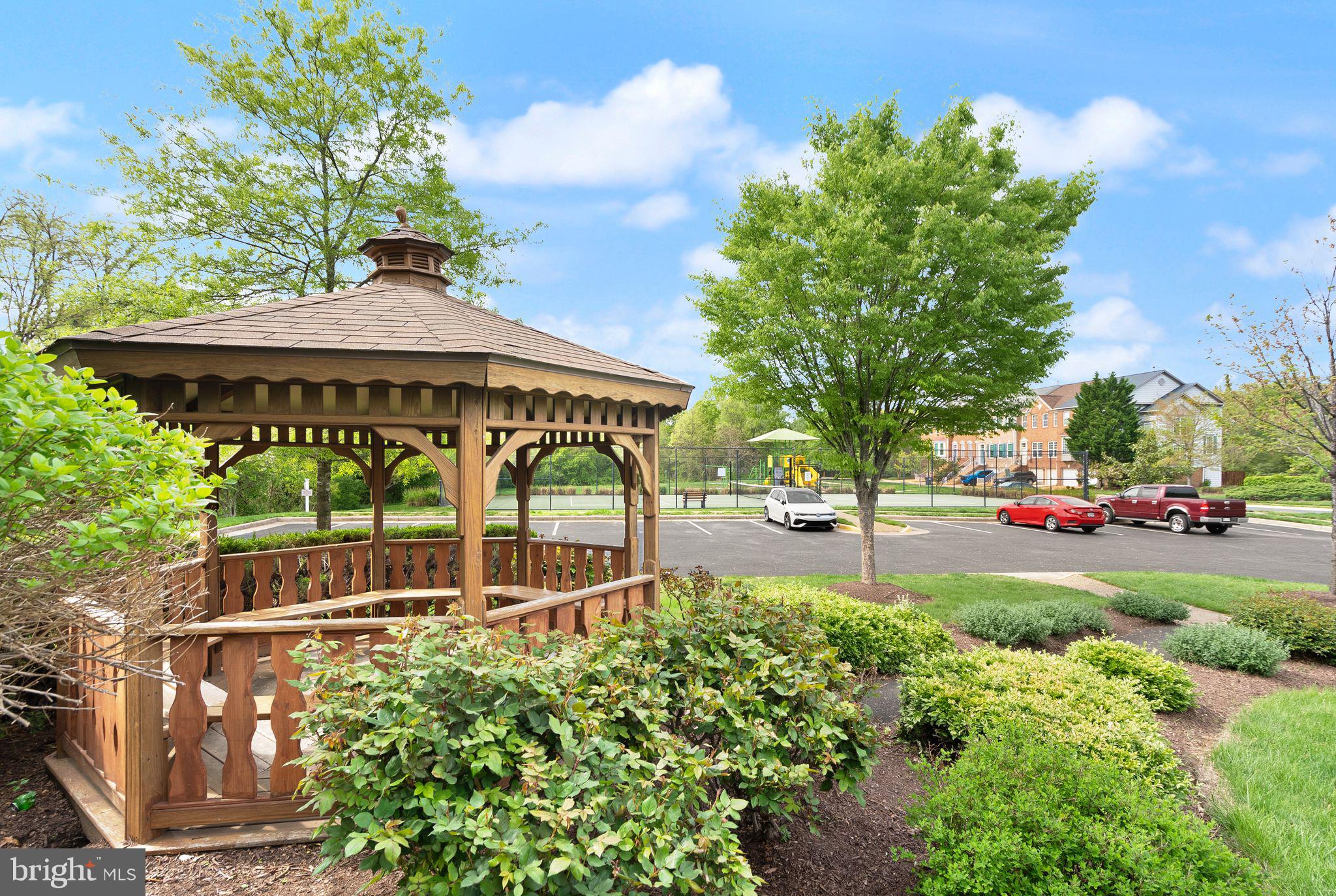 TOWNES AT MANCHESTER PARK - Residential