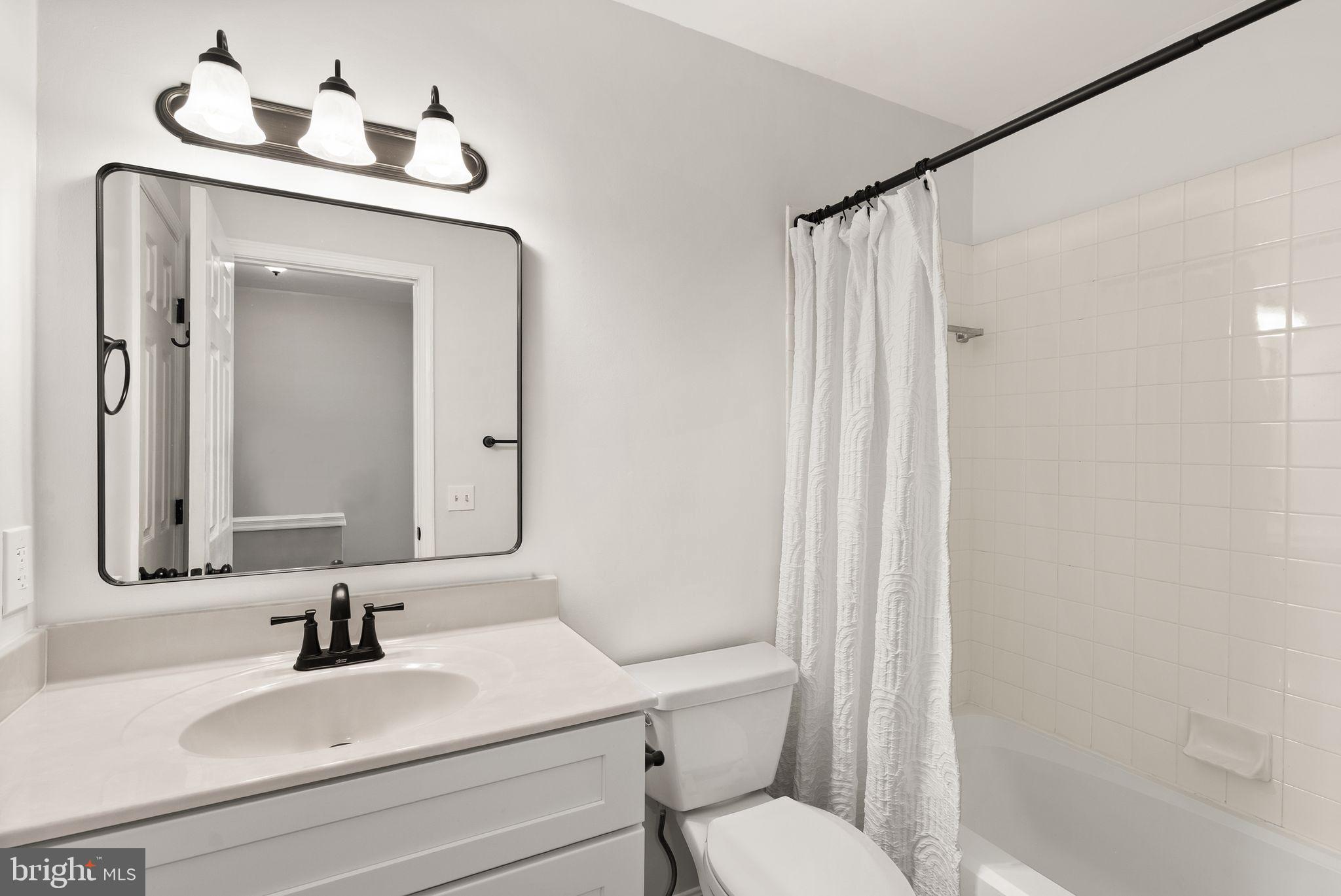 TOWNES AT MANCHESTER PARK - Residential