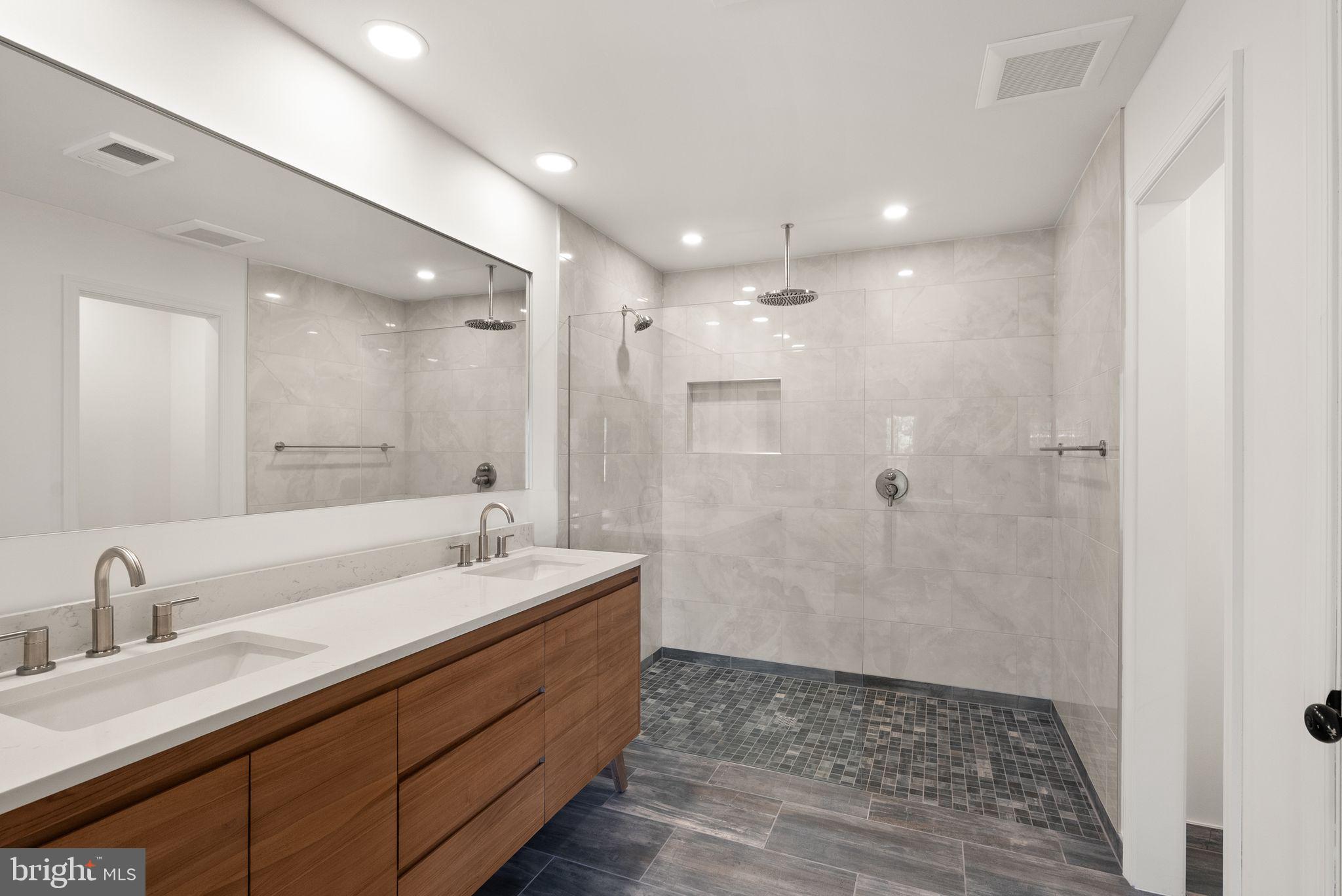 TOWNES AT MANCHESTER PARK - Residential