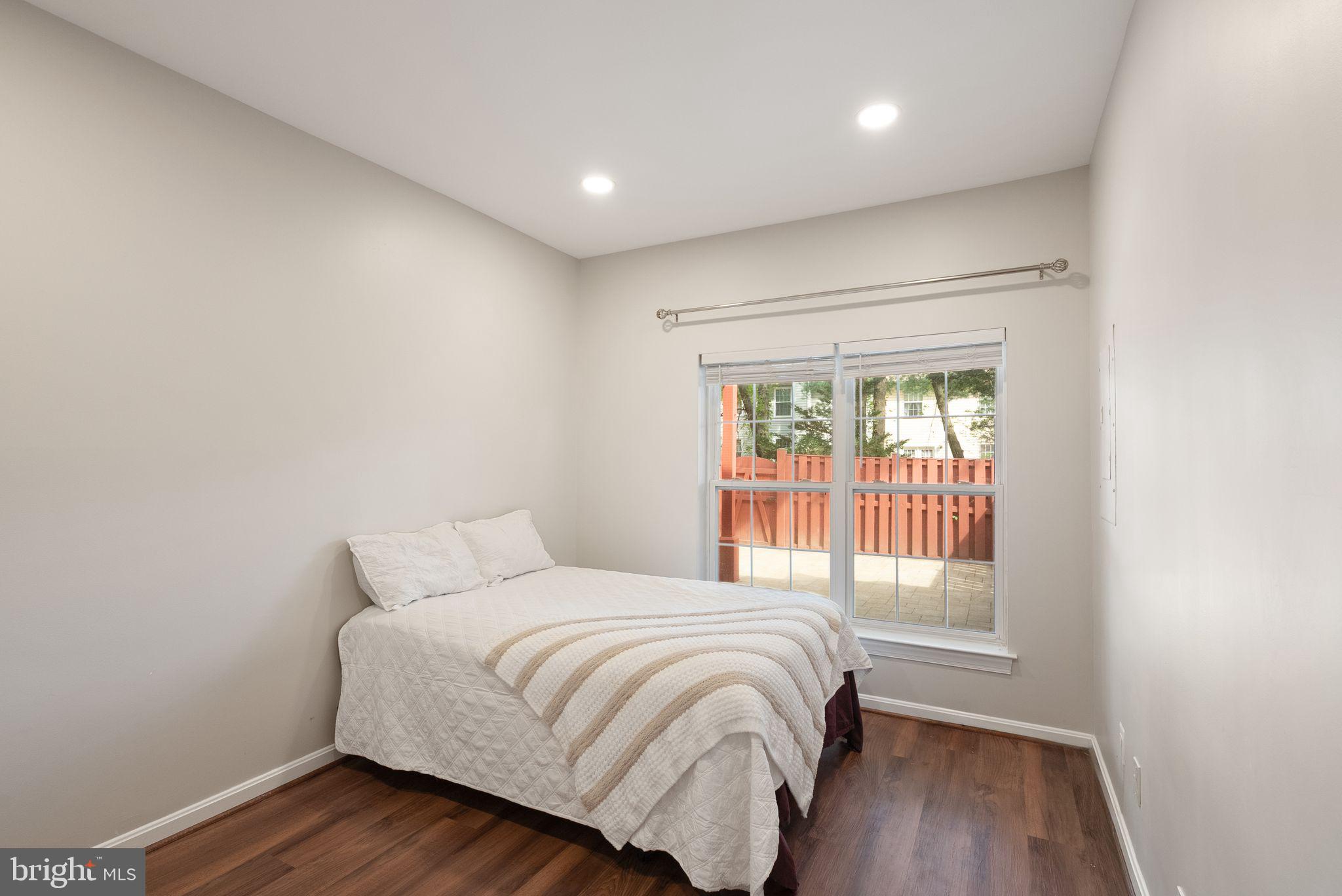 TOWNES AT MANCHESTER PARK - Residential