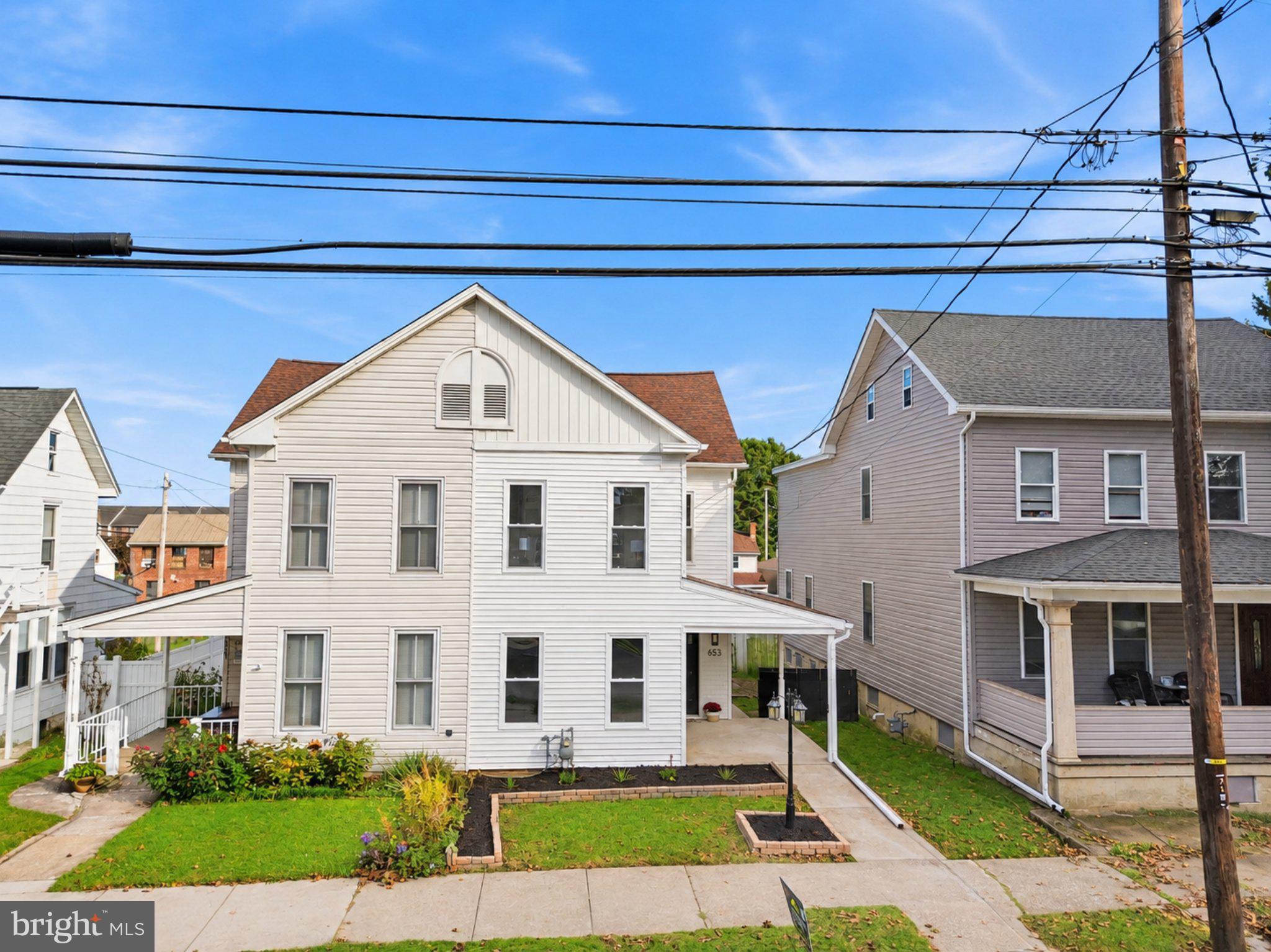 653 BROADWAY