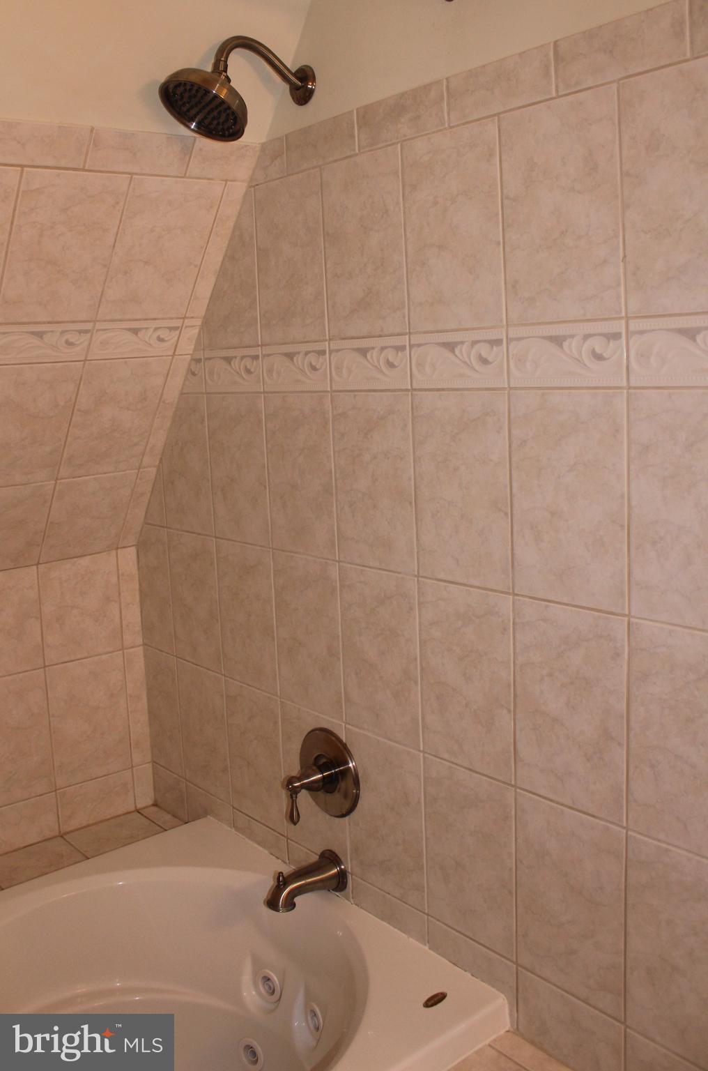 TORPEDO FACTORY - Residential Lease