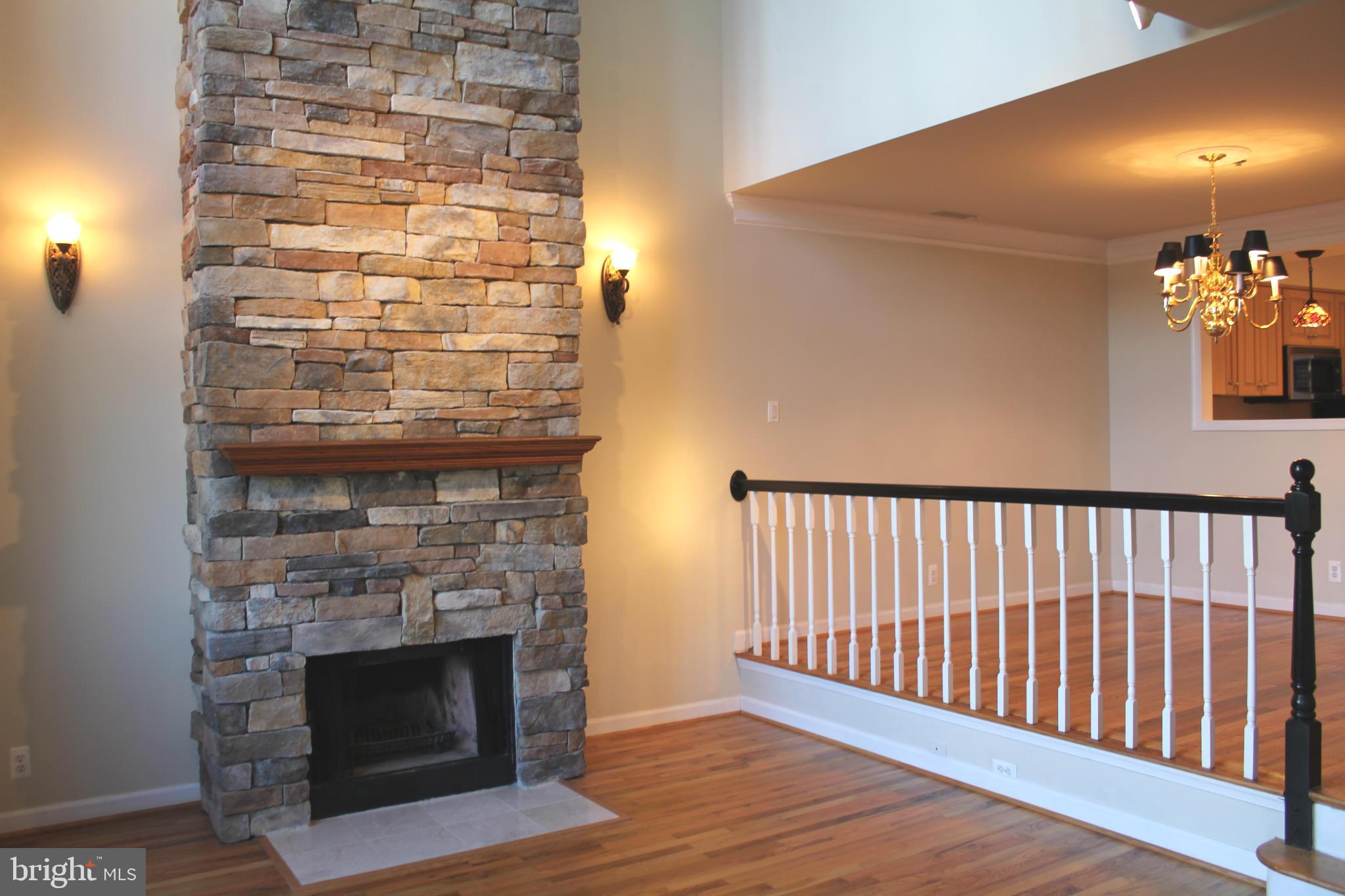 TORPEDO FACTORY - Residential Lease