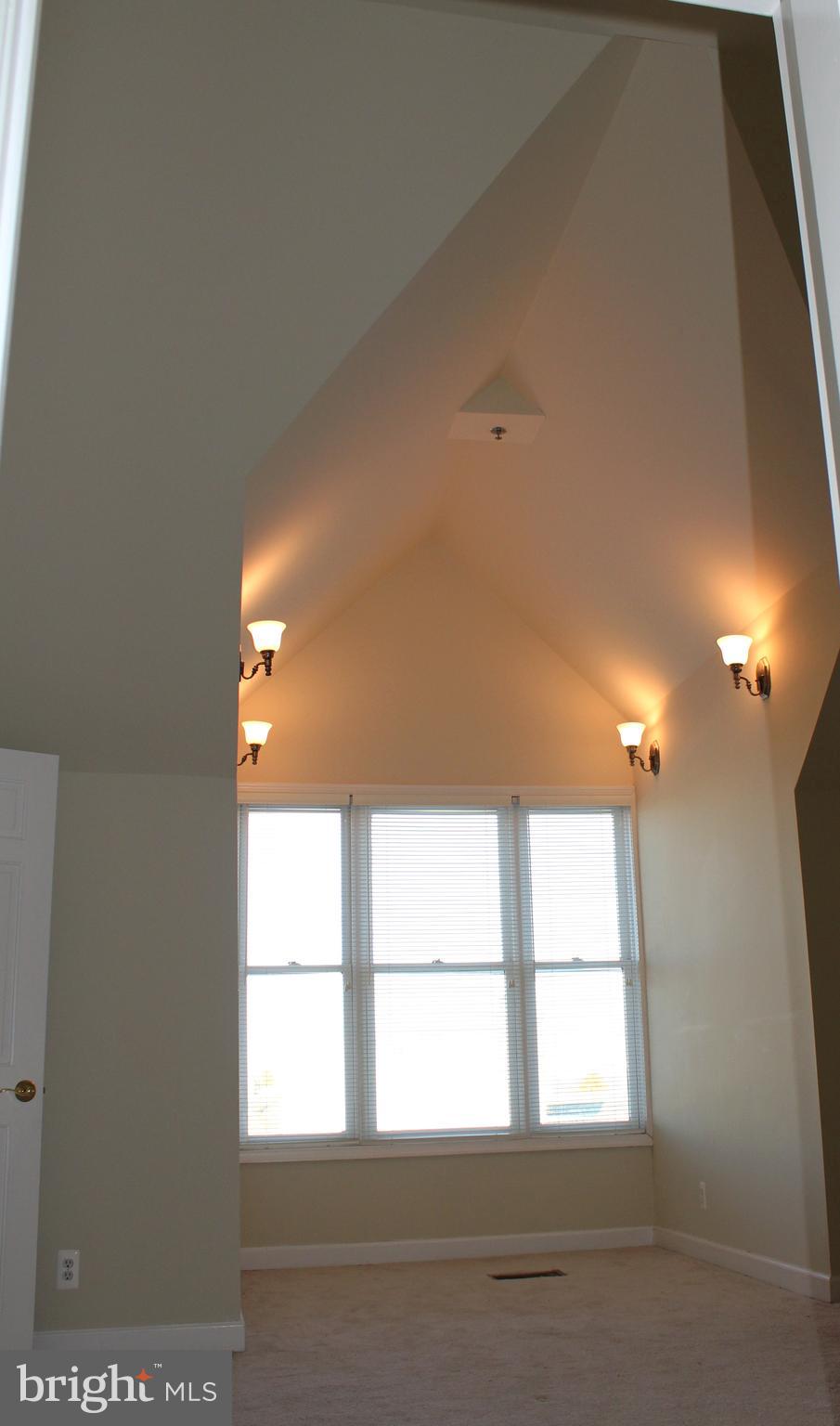 TORPEDO FACTORY - Residential Lease