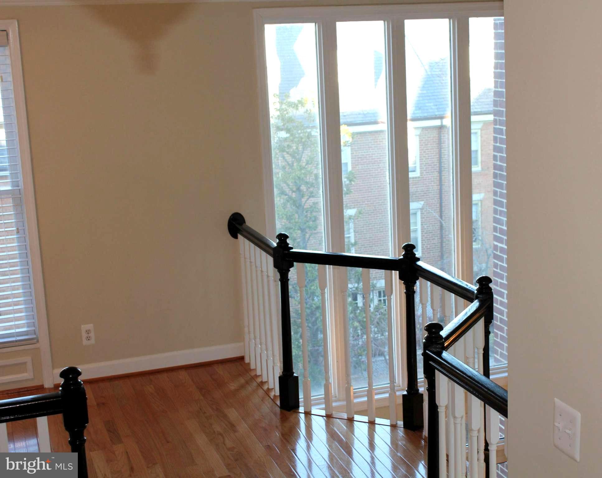 TORPEDO FACTORY - Residential Lease