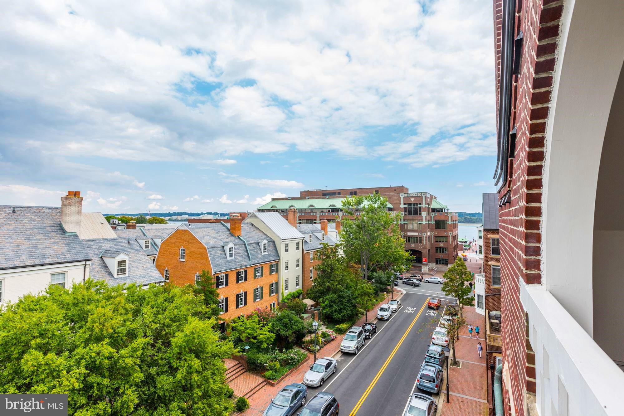 TORPEDO FACTORY - Residential Lease