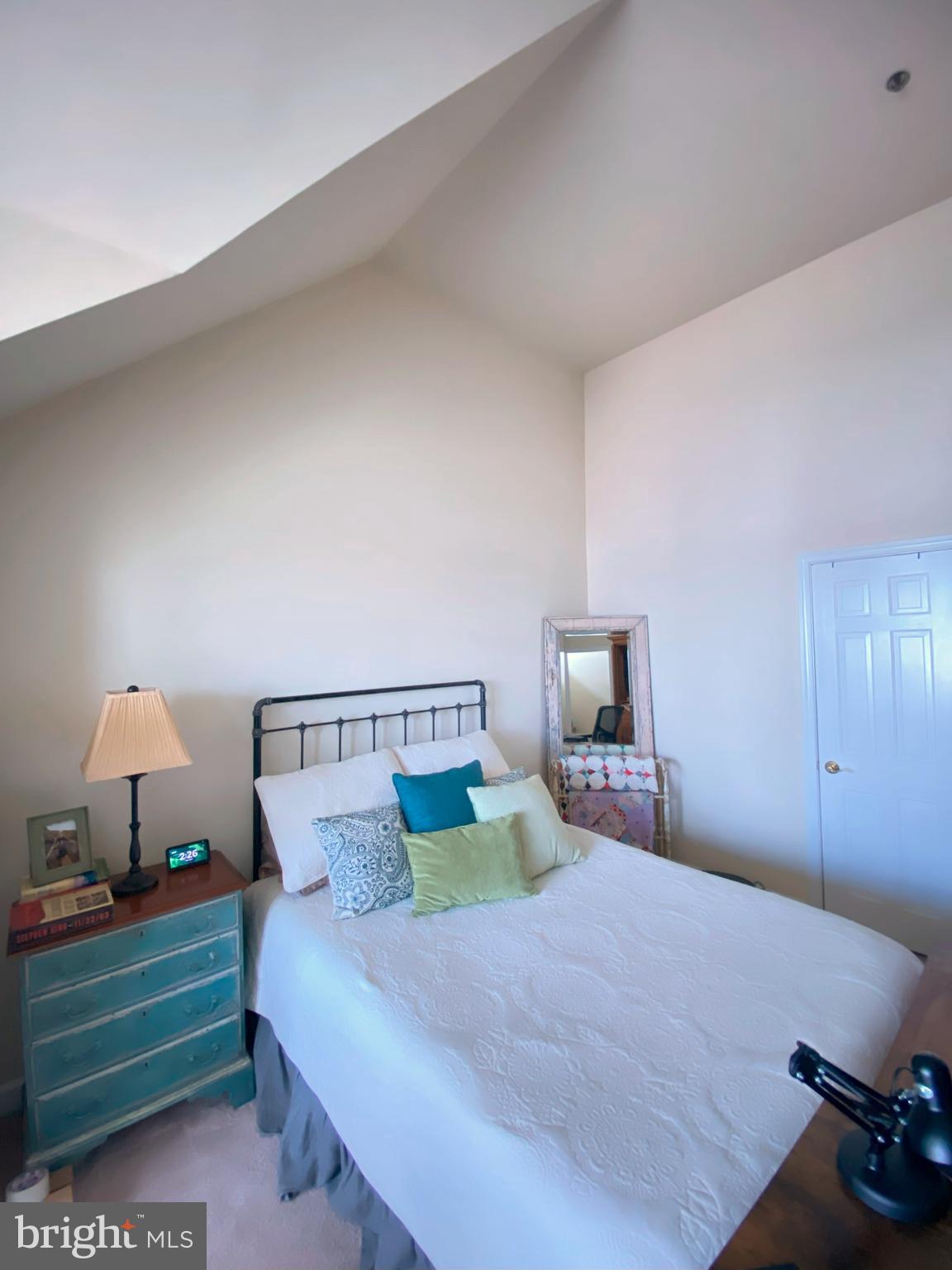 TORPEDO FACTORY - Residential Lease