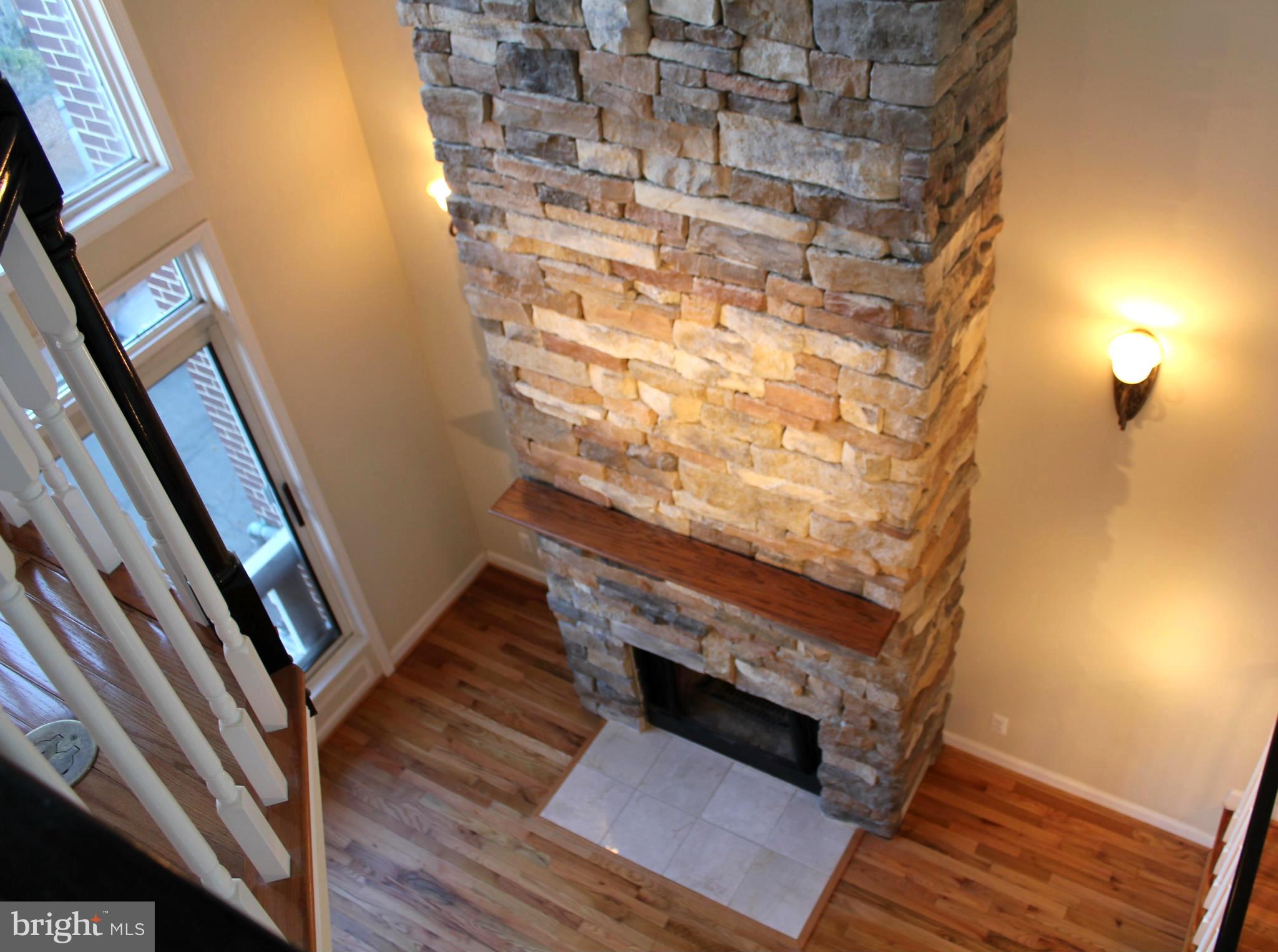 TORPEDO FACTORY - Residential Lease