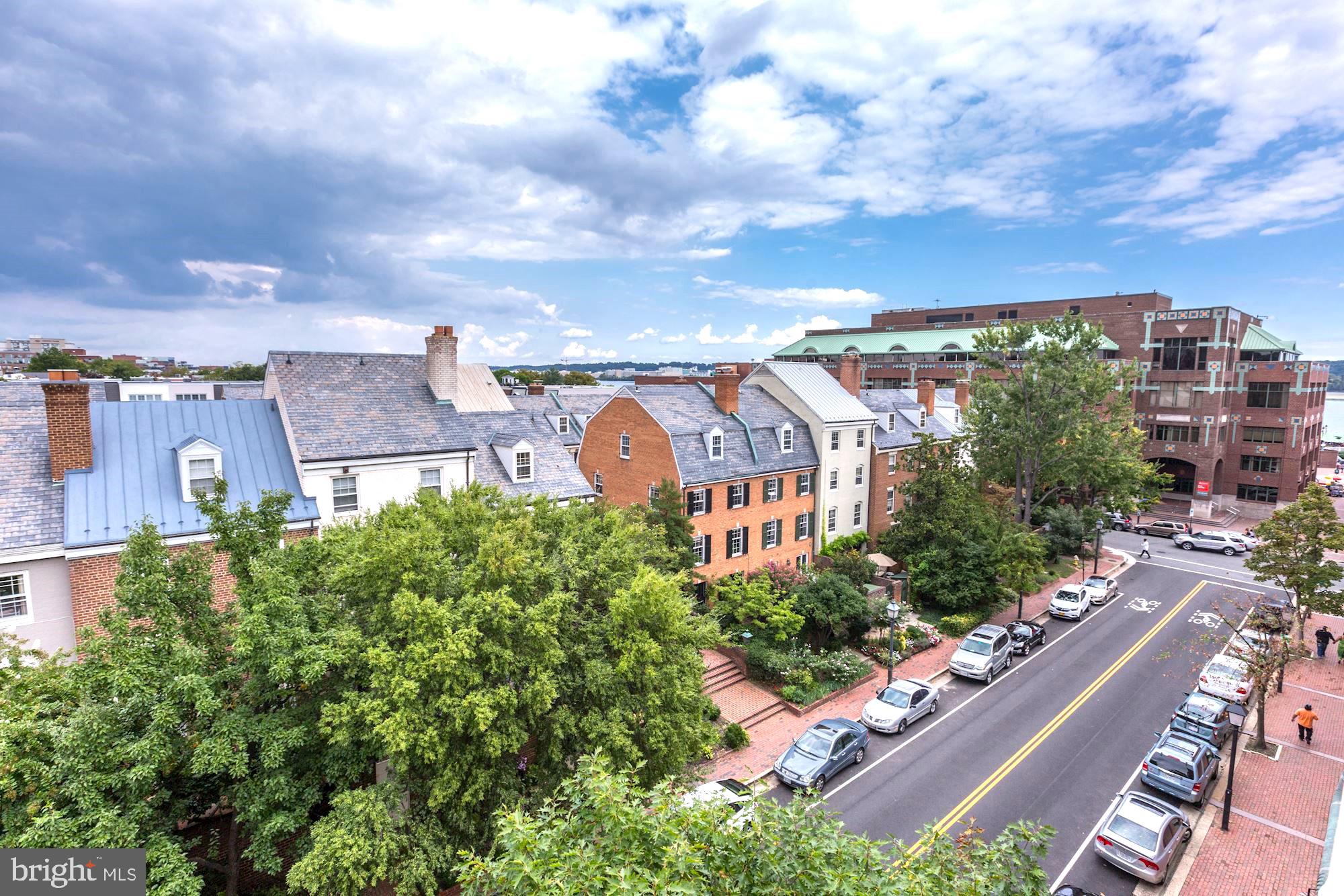 TORPEDO FACTORY - Residential Lease