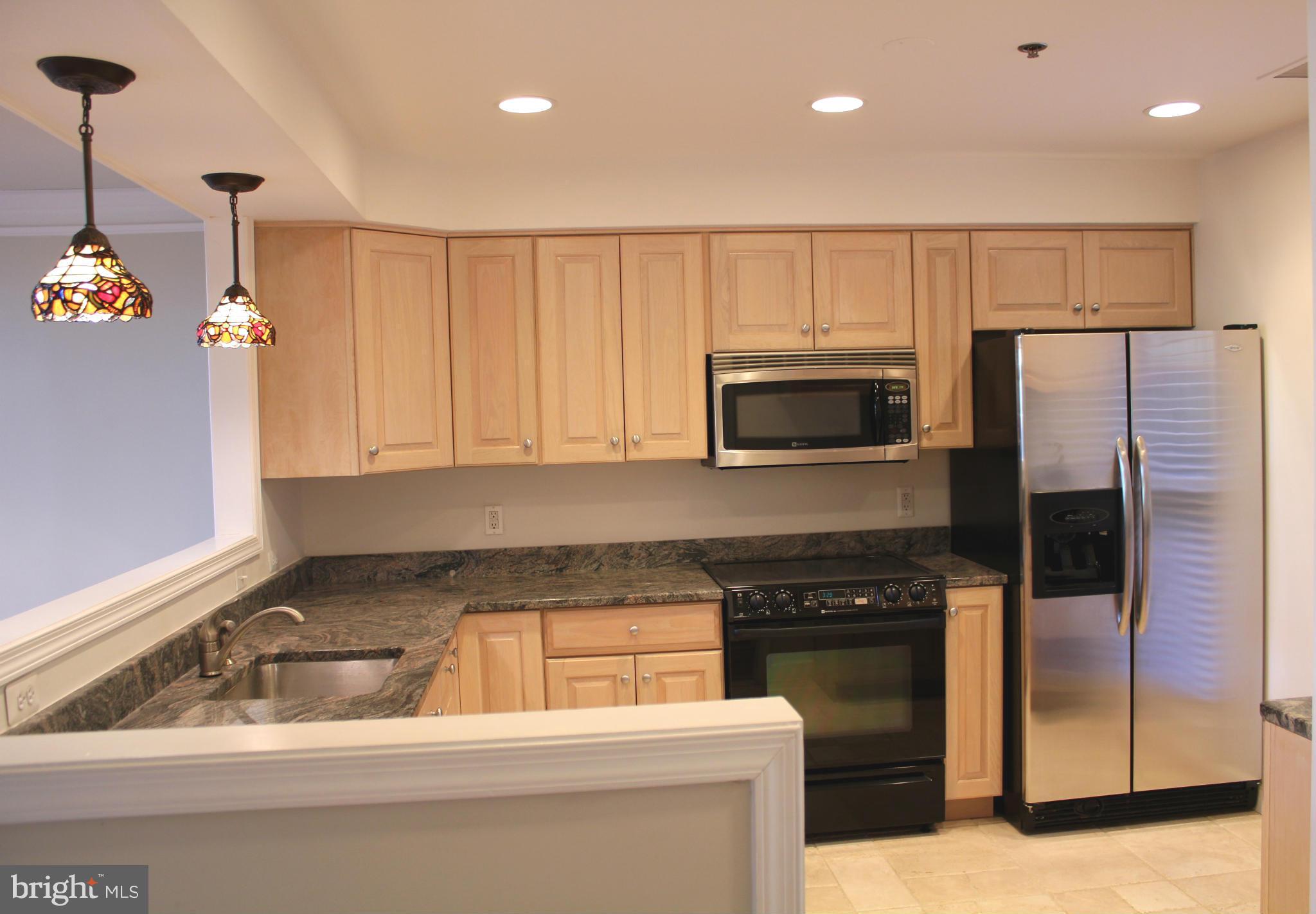 TORPEDO FACTORY - Residential Lease