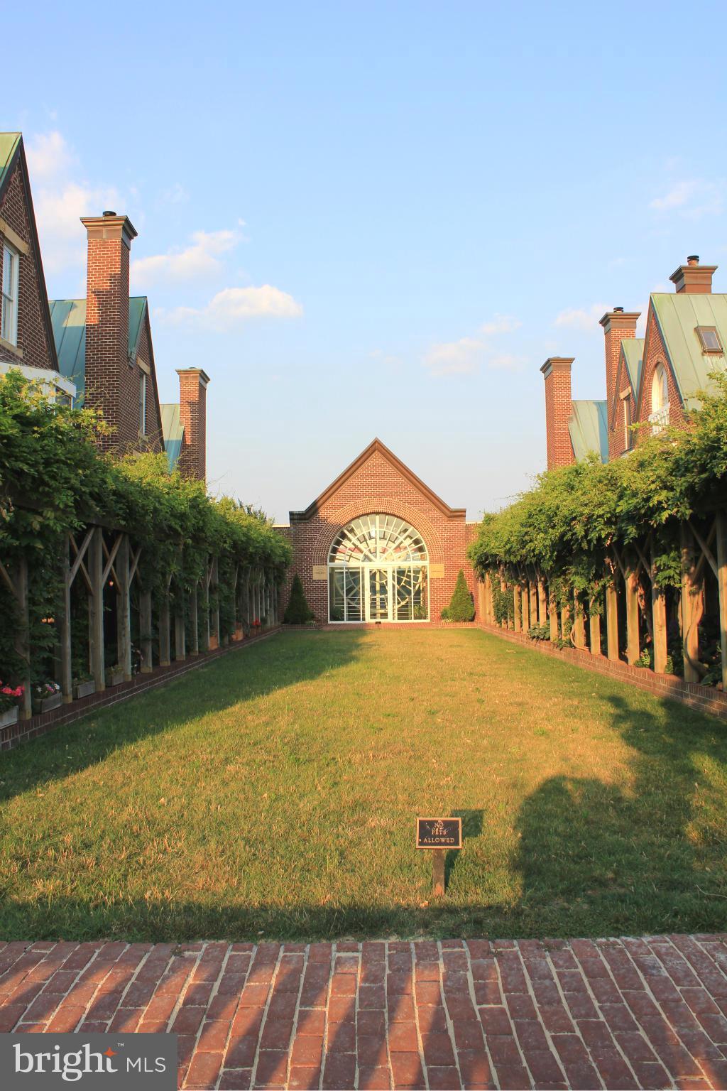 TORPEDO FACTORY - Residential Lease