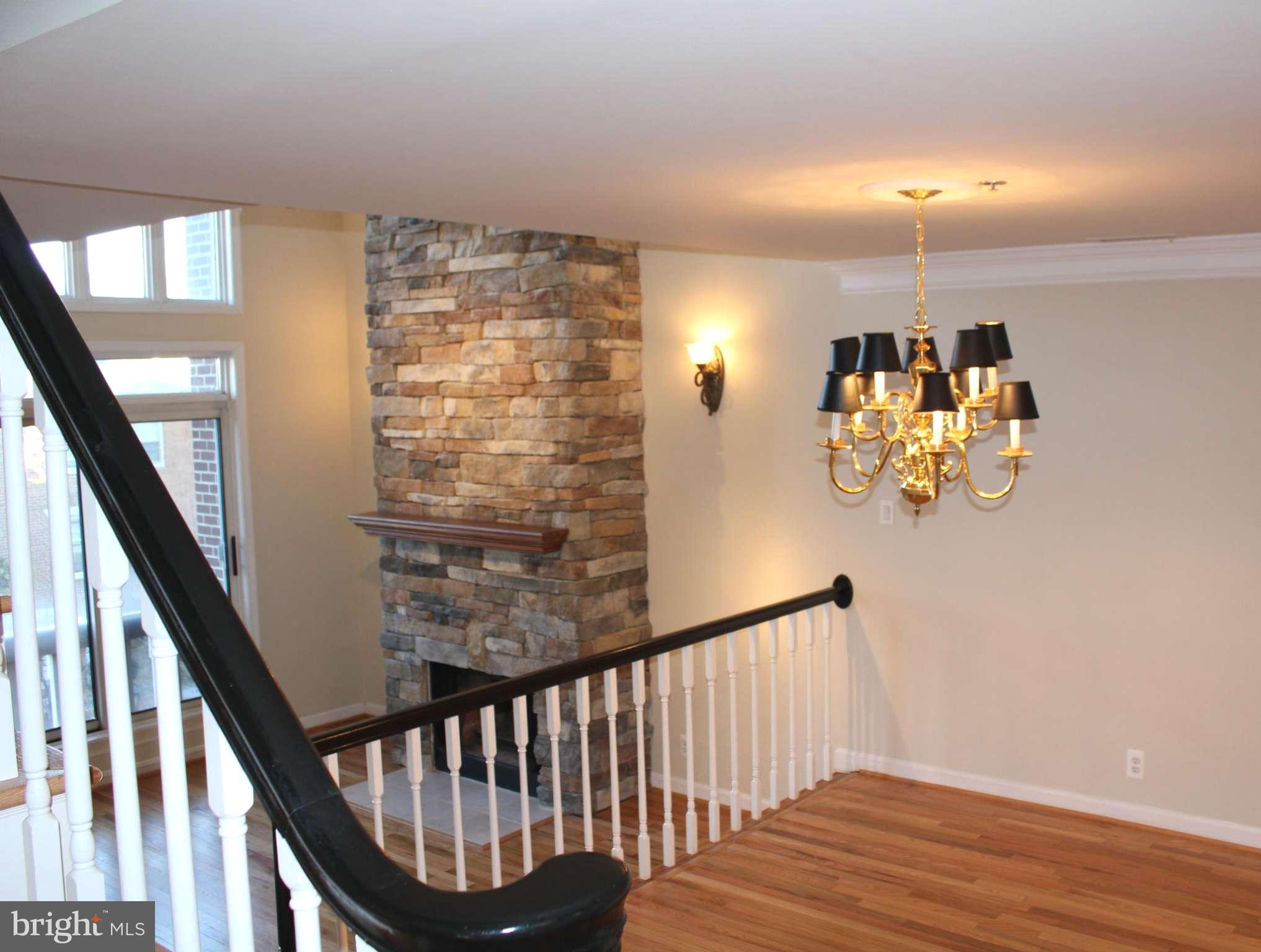 TORPEDO FACTORY - Residential Lease