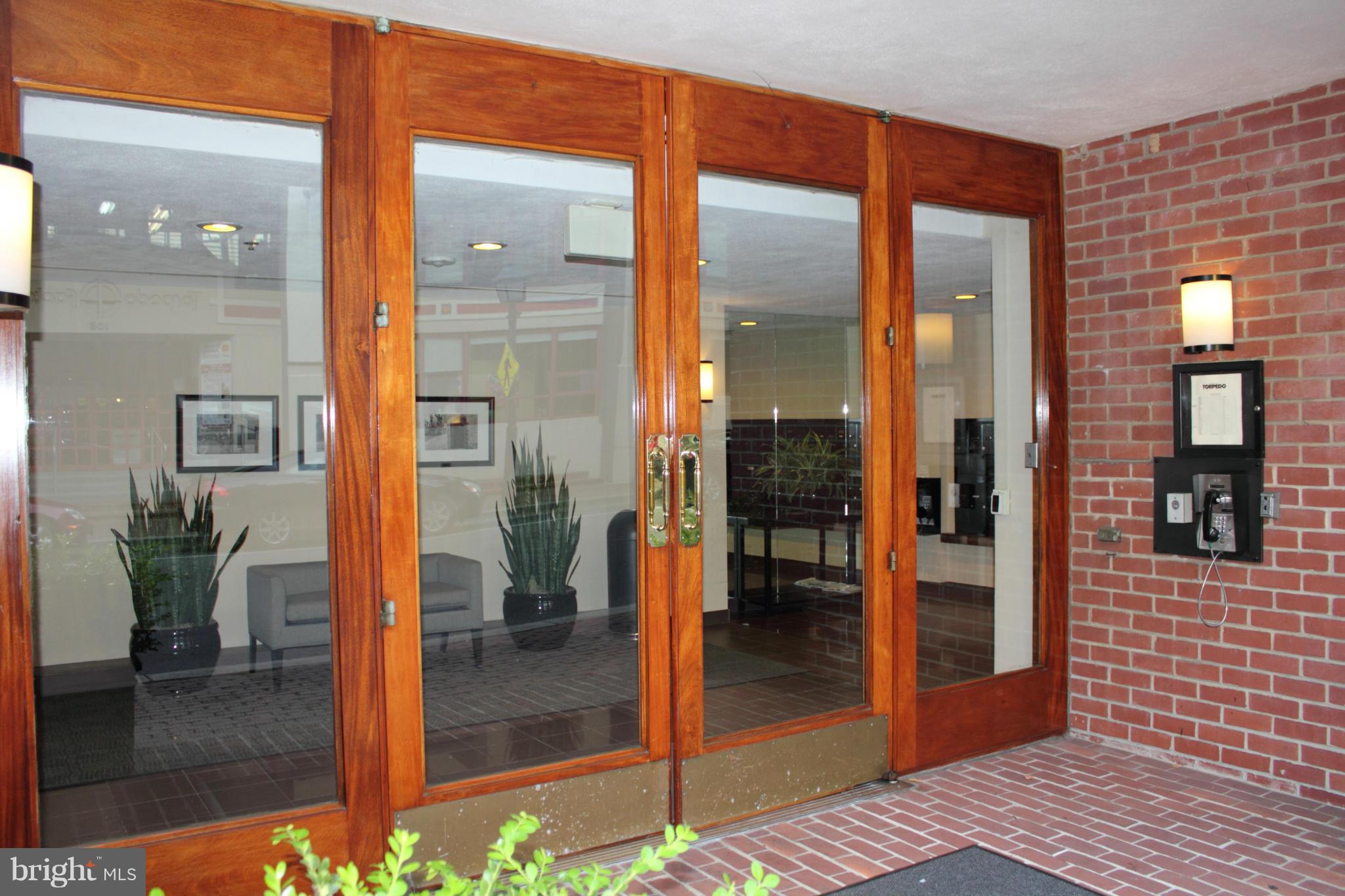 TORPEDO FACTORY - Residential Lease