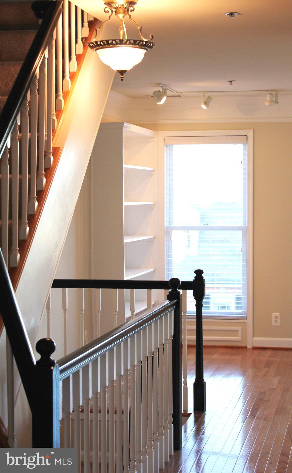 TORPEDO FACTORY - Residential Lease