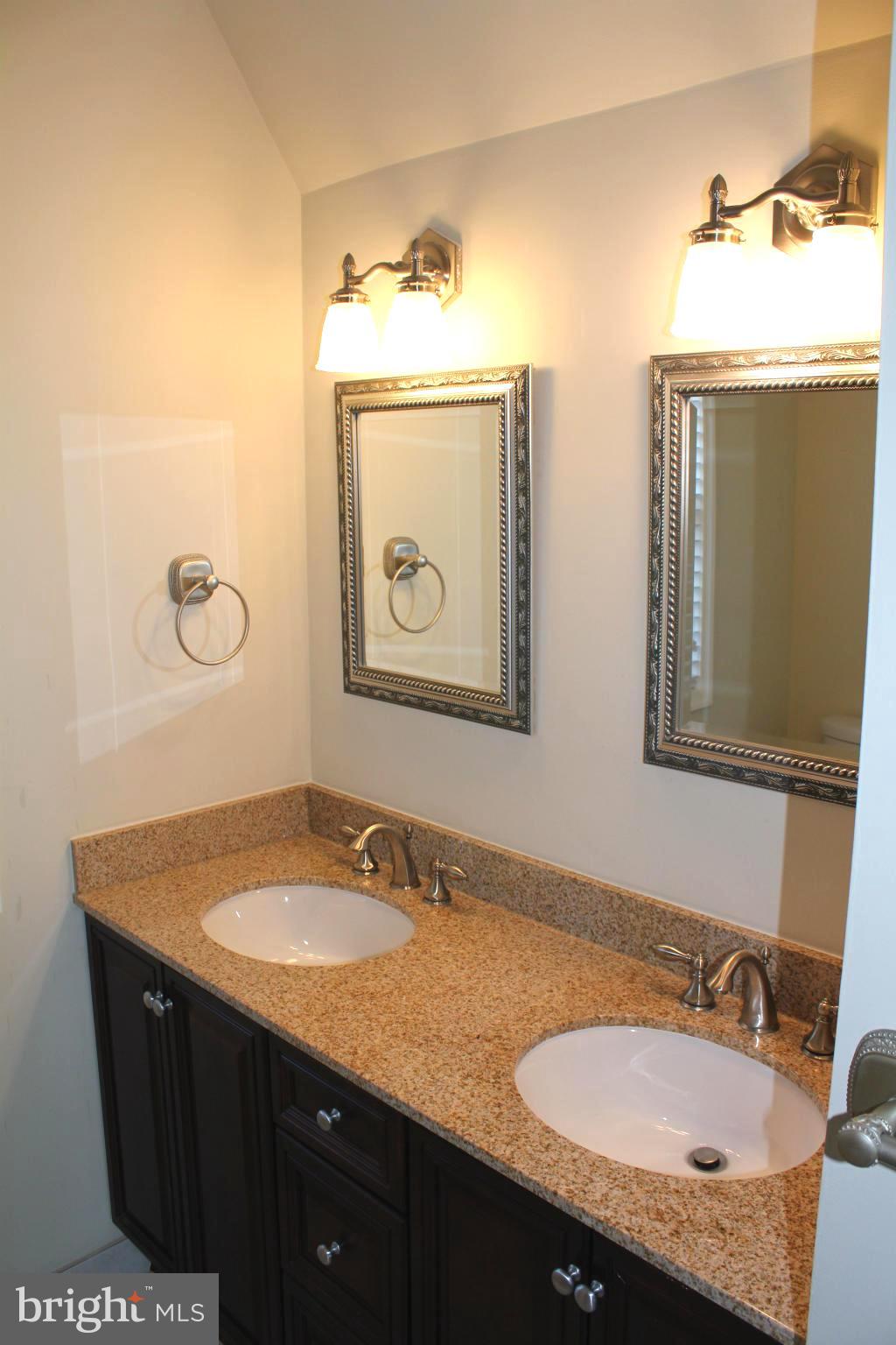 TORPEDO FACTORY - Residential Lease