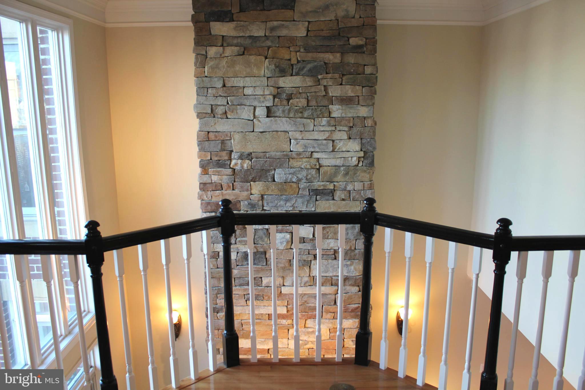 TORPEDO FACTORY - Residential Lease