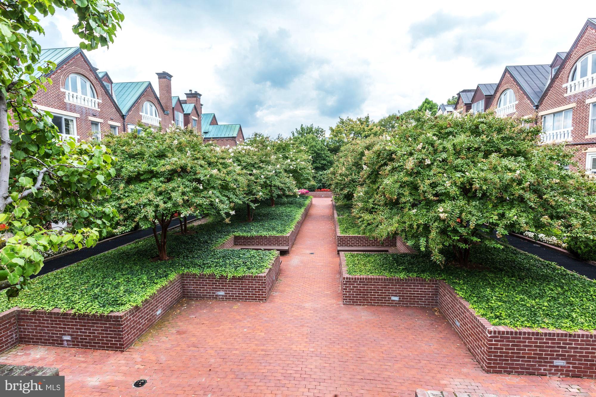 TORPEDO FACTORY - Residential Lease