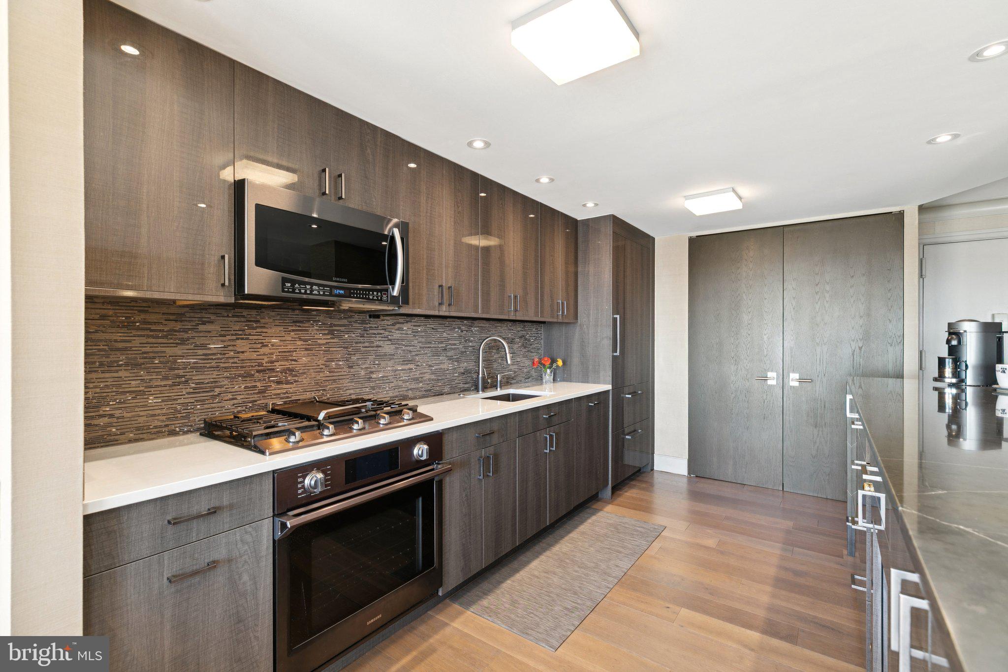 WASHINGTON SQ WEST - Residential