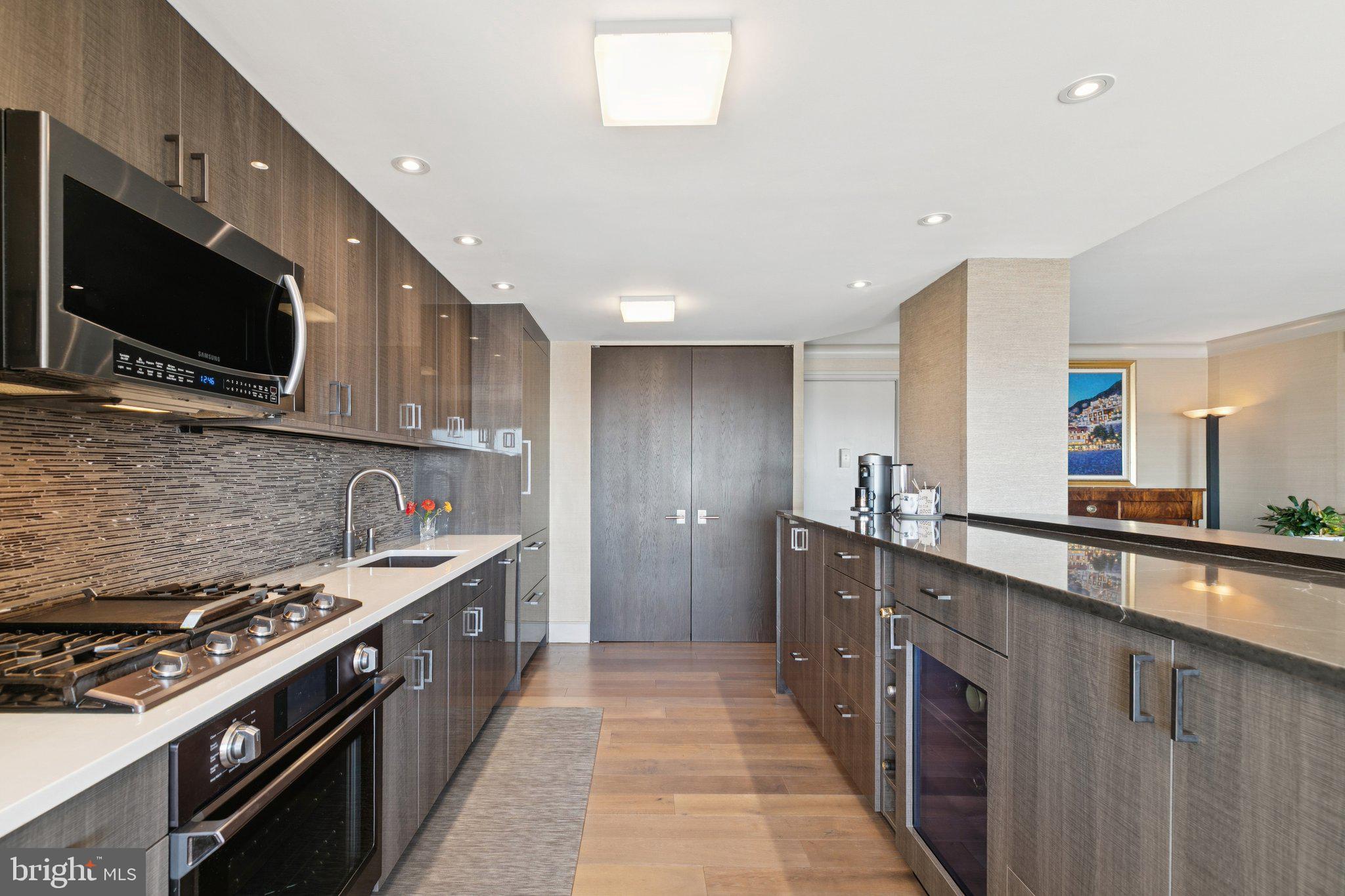 WASHINGTON SQ WEST - Residential