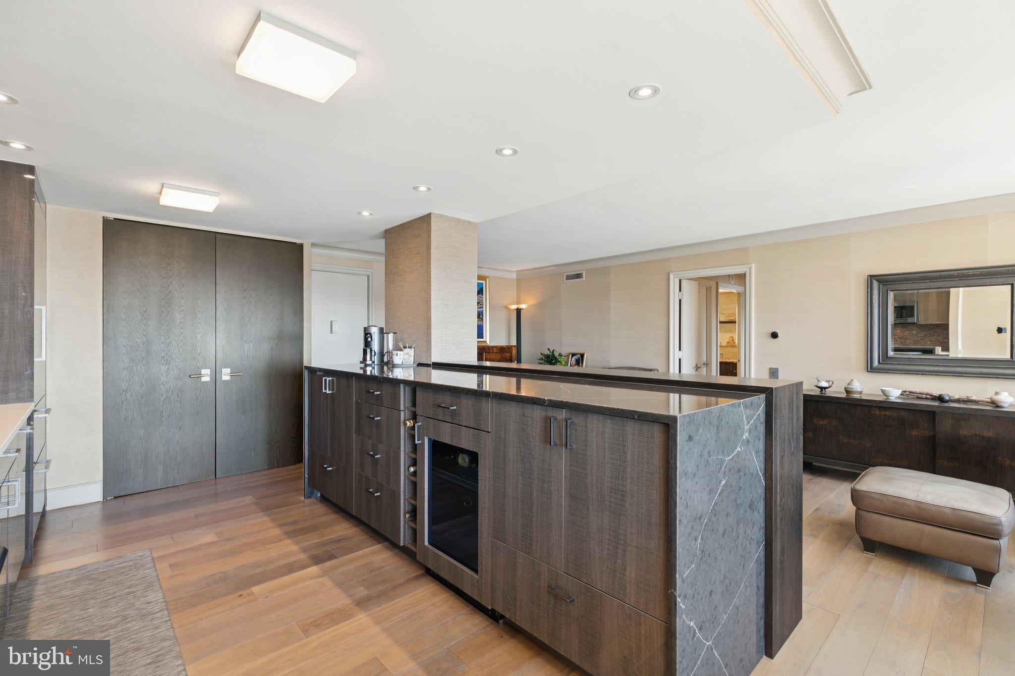 WASHINGTON SQ WEST - Residential