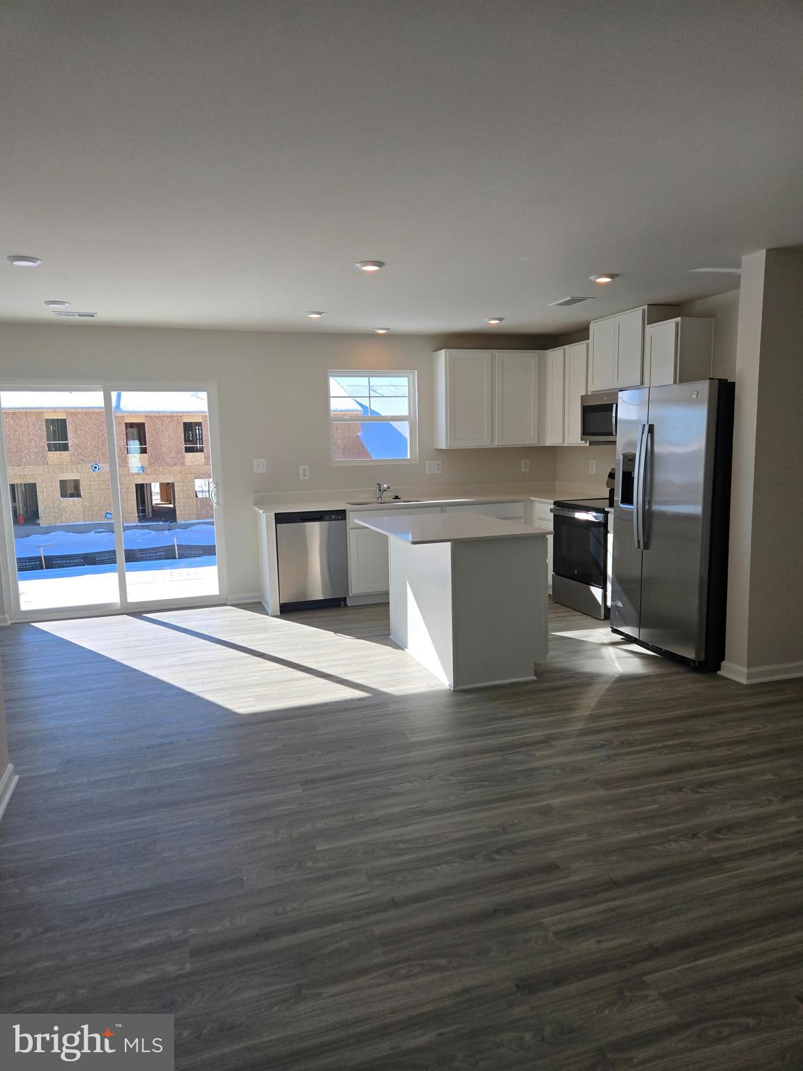 STONE SPRING - Residential Lease