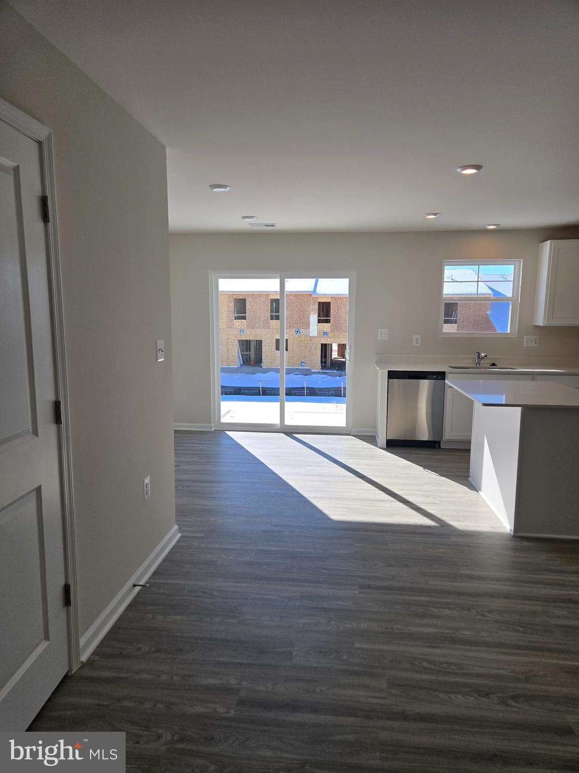 STONE SPRING - Residential Lease