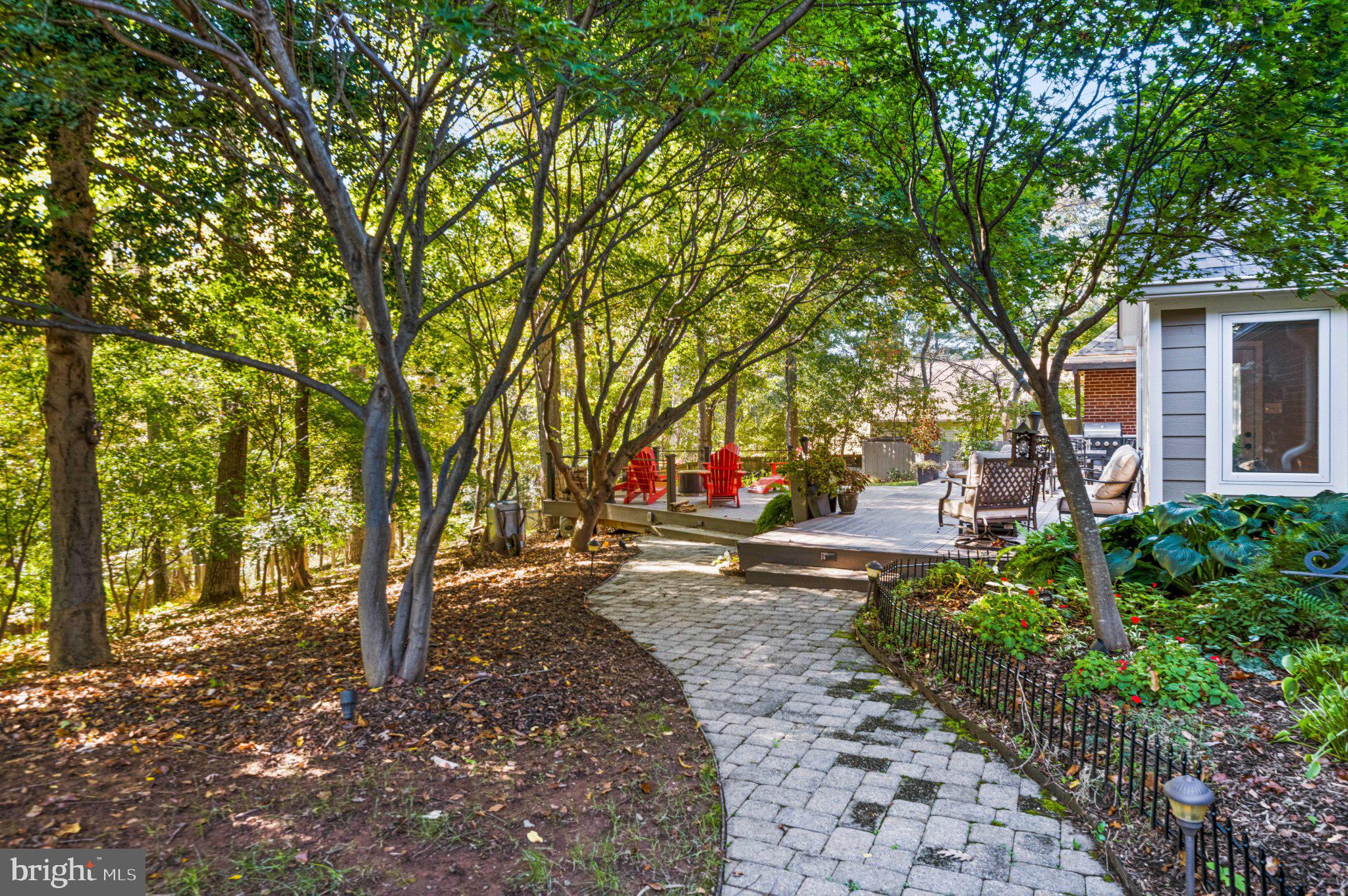8869 GLENRIDGE COURT