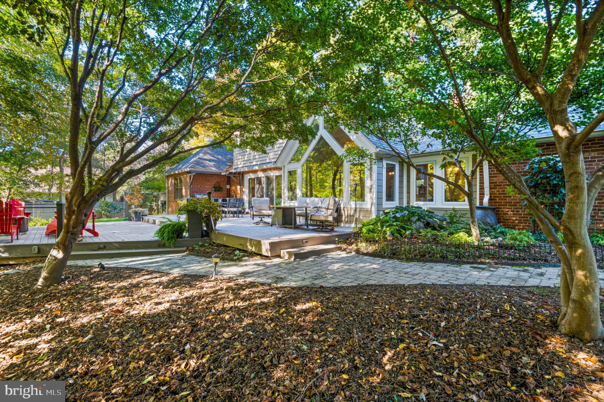 8869 GLENRIDGE COURT