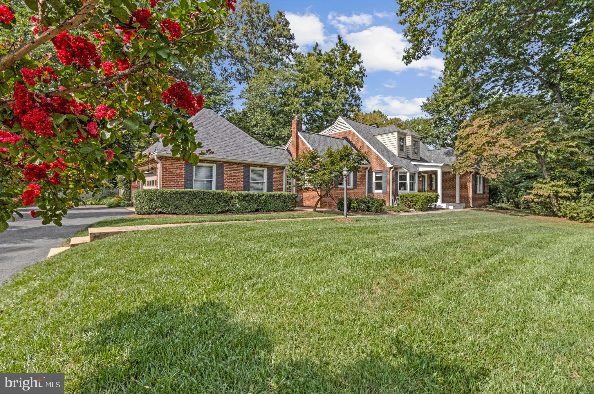 8869 Glenridge Court