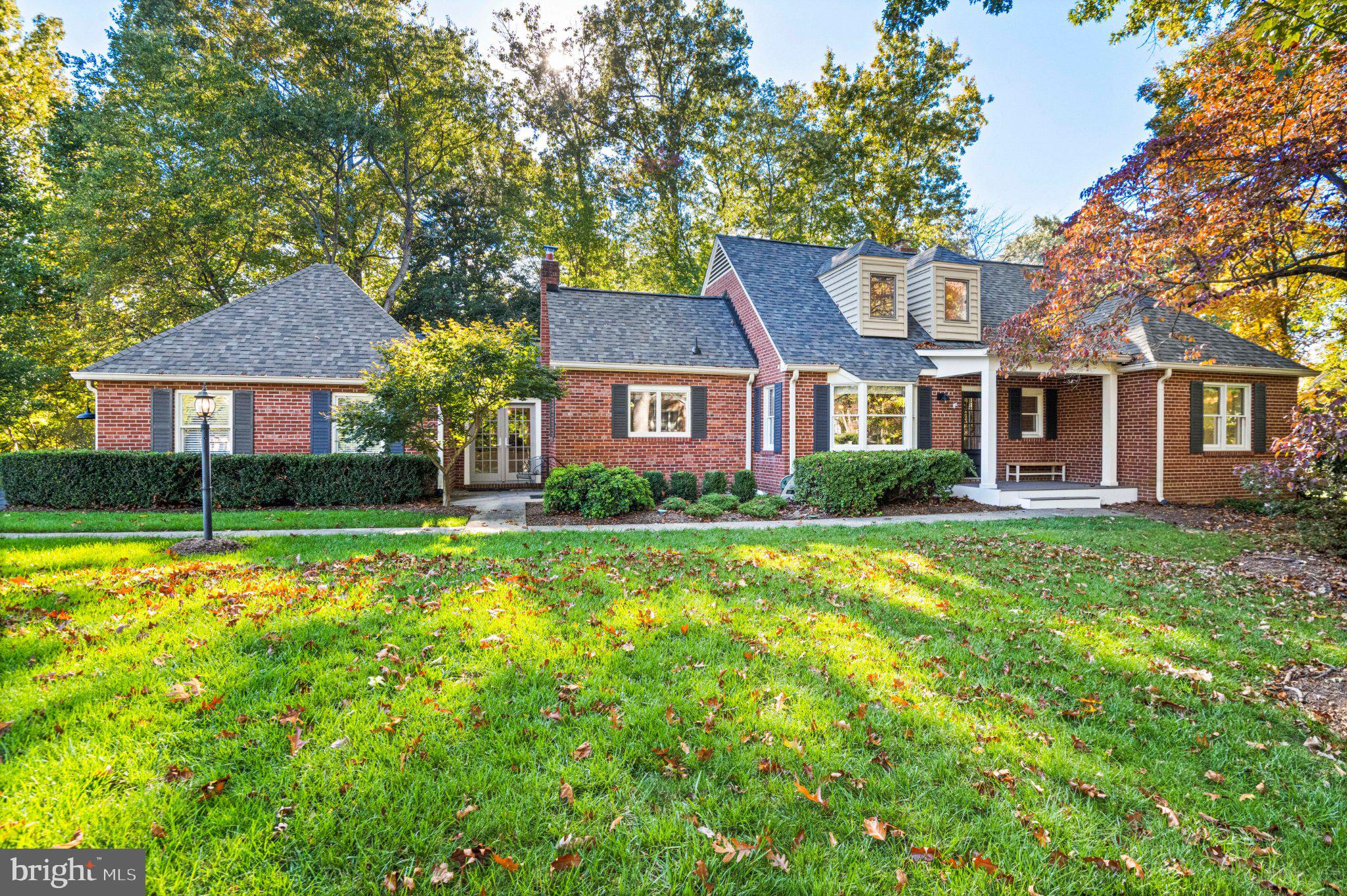 8869 GLENRIDGE COURT